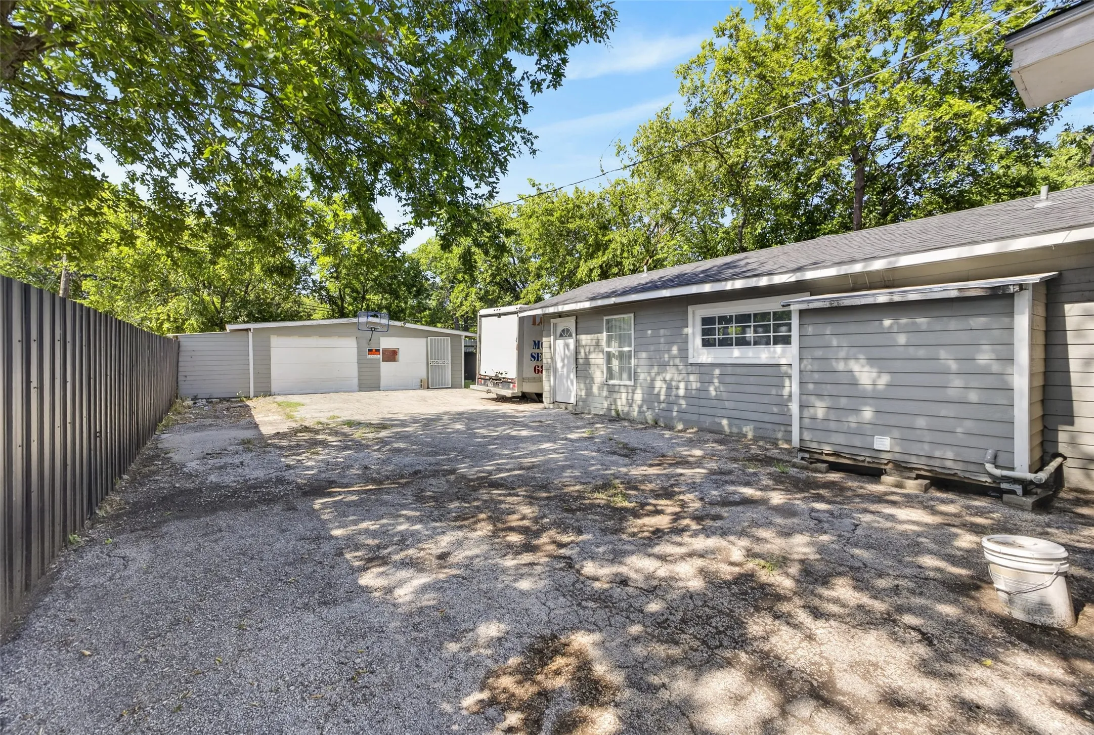 Single Family Residence For Sale in Tarrant County , 3108 Bideker Avenue, Fort Worth, Texas 76105, 4 Bedroom, 2 Bathroom, 1 Garage spaces, 1,320 Sqft, built in 1935, mls#21342180, Real Estate Agent in Fort Worth, Homes For Sale in Tarrant county, Homes For Sale in Fort Worth, Realtor in Fort Worth Texas, Real Estate Brokerage Independent Realty Texas, Luminita Cordes Realtor