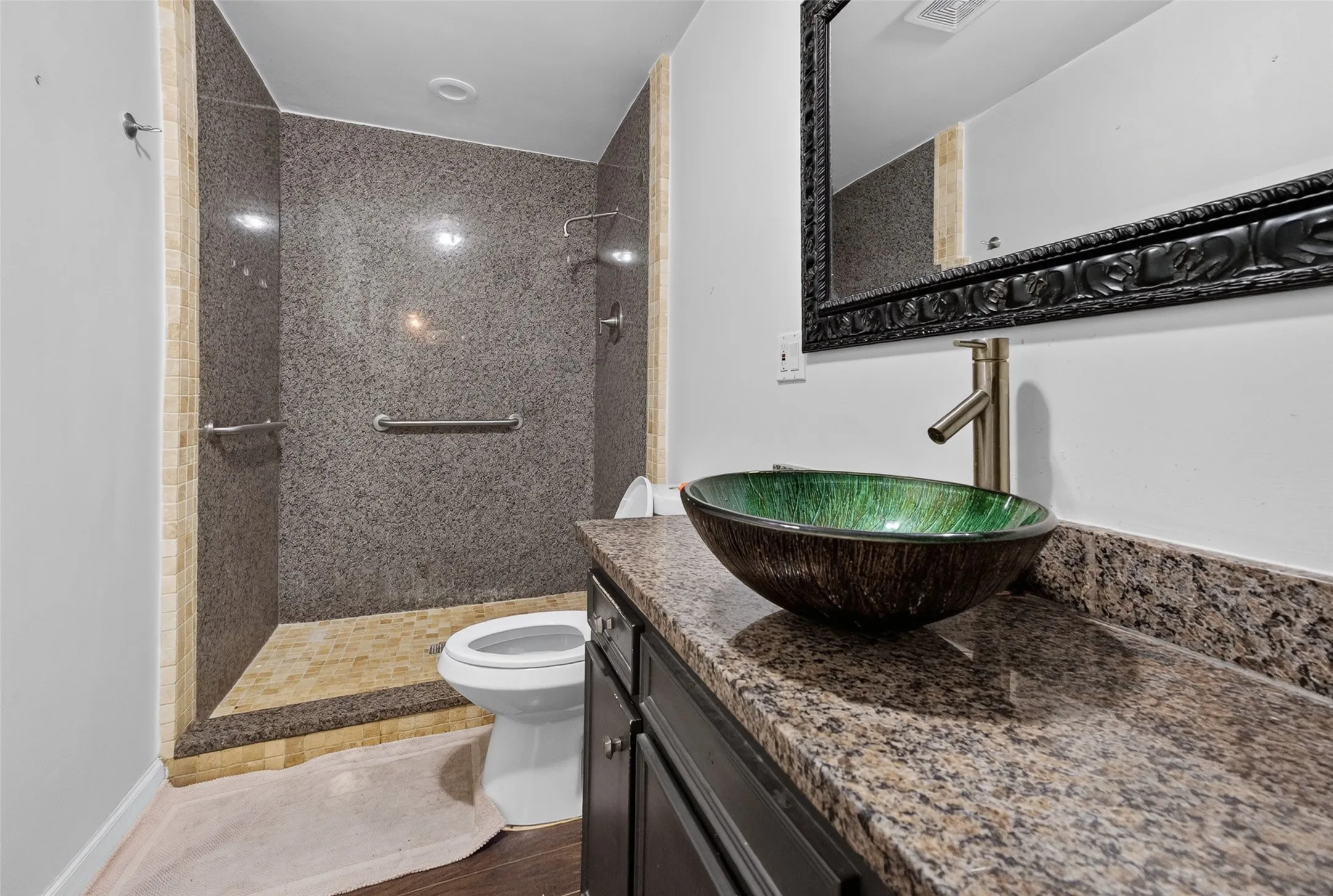 Single Family Residence For Sale in Tarrant County , 3108 Bideker Avenue, Fort Worth, Texas 76105, 4 Bedroom, 2 Bathroom, 1 Garage spaces, 1,320 Sqft, built in 1935, mls#21342180, Real Estate Agent in Fort Worth, Homes For Sale in Tarrant county, Homes For Sale in Fort Worth, Realtor in Fort Worth Texas, Real Estate Brokerage Independent Realty Texas, Luminita Cordes Realtor