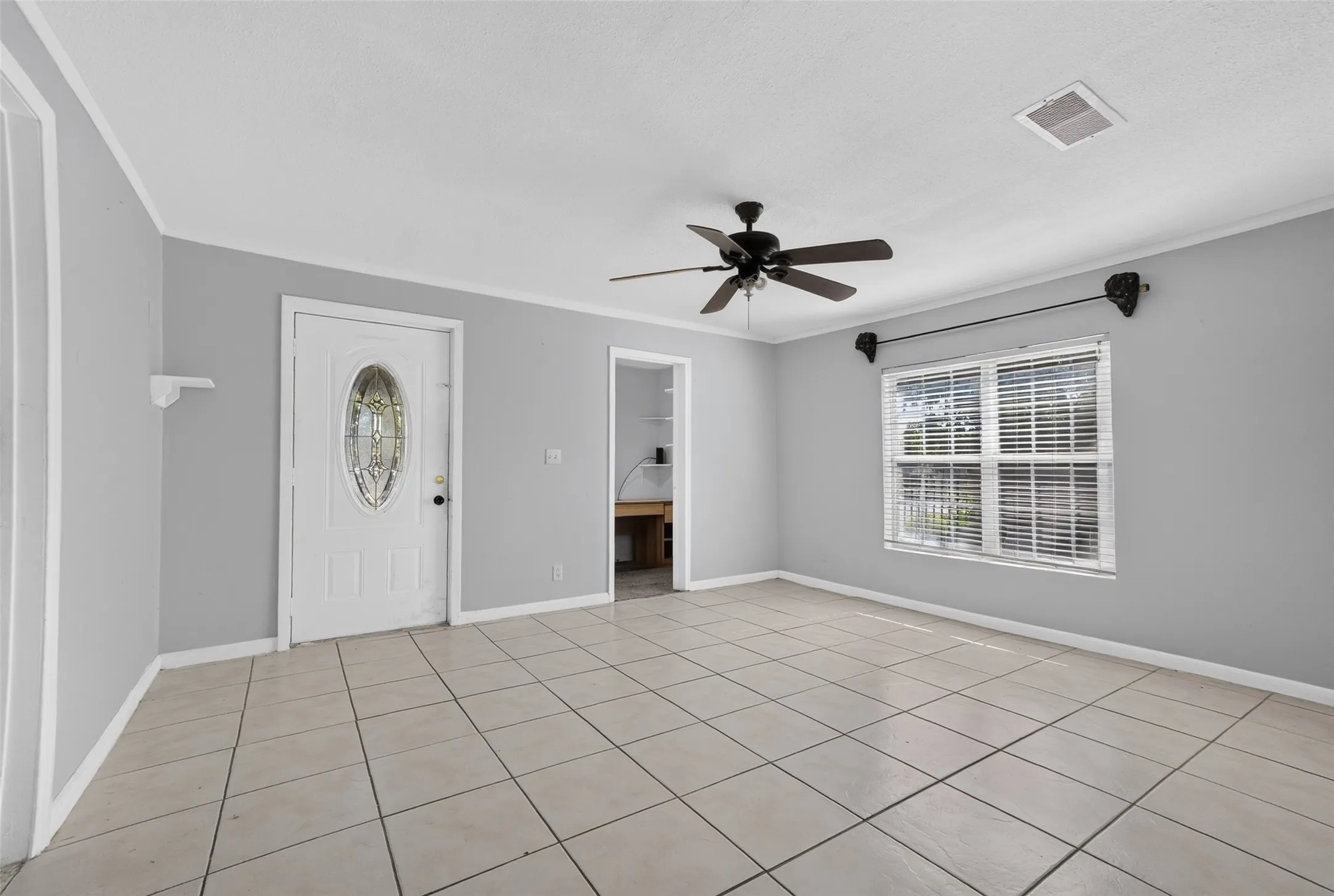Single Family Residence For Sale in Tarrant County , 3108 Bideker Avenue, Fort Worth, Texas 76105, 4 Bedroom, 2 Bathroom, 1 Garage spaces, 1,320 Sqft, built in 1935, mls#21342180, Real Estate Agent in Fort Worth, Homes For Sale in Tarrant county, Homes For Sale in Fort Worth, Realtor in Fort Worth Texas, Real Estate Brokerage Independent Realty Texas, Luminita Cordes Realtor