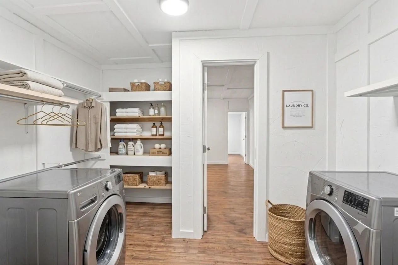 Single Family Residence For Sale in Ellis County , 300 Pebble Creek Lane, Red Oak, Texas 75154, 4 Bedroom, 2 Bathroom, Garage spaces, 1,724 Sqft, built in 1979, mls#21316982, Real Estate Agent in Red Oak, Homes For Sale in Ellis county, Homes For Sale in Red Oak, Realtor in Red Oak Texas, Real Estate Brokerage Independent Realty Texas, Luminita Cordes Realtor
