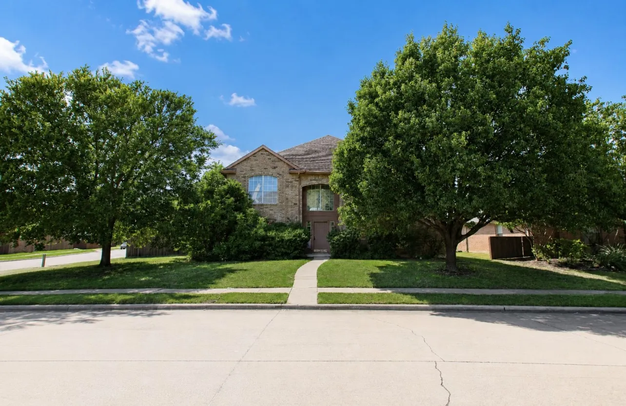 Single Family Residence For Sale in Collin County , 730 Bethany Lake Boulevard, Allen, Texas 75002, 4 Bedroom, 3 Bathroom, 2 Garage spaces, 4,022 Sqft, built in 2000, mls#21342185, Real Estate Agent in Allen, Homes For Sale in Collin county, Homes For Sale in Allen, Realtor in Allen Texas, Real Estate Brokerage Independent Realty Texas, Luminita Cordes Realtor