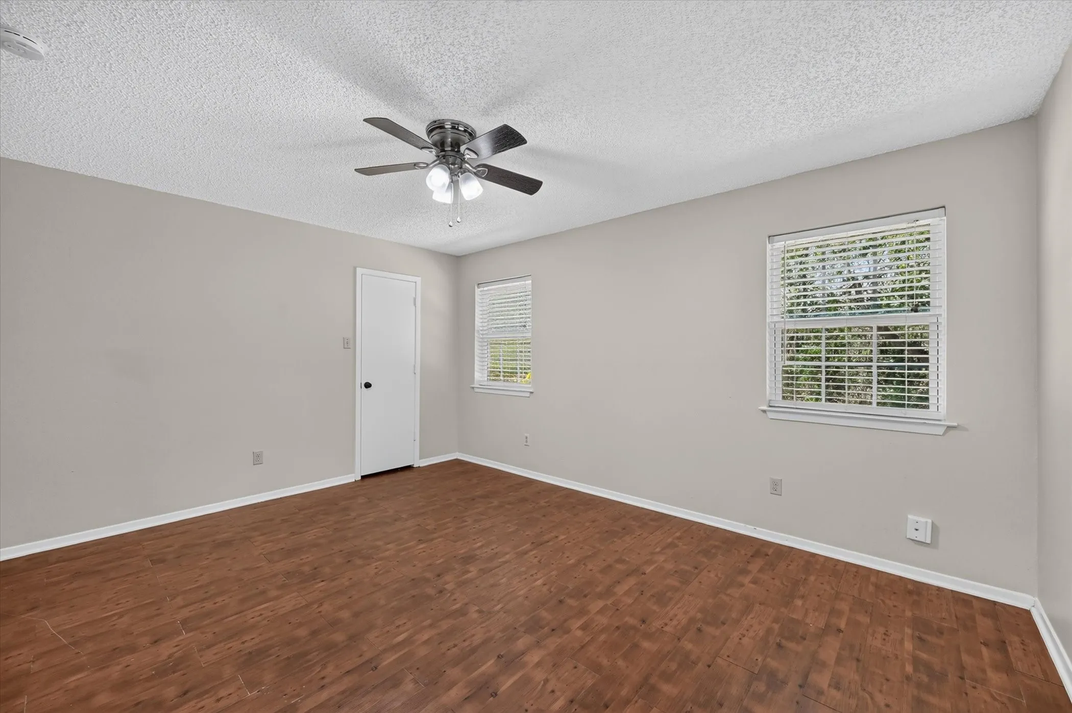 Quadruplex For Sale in Tarrant County , 620 Race Street, Crowley, Texas 76036, 8 Bedroom, 4 Bathroom, Garage spaces, 0 Sqft, built in 1985, mls#21342191, Real Estate Agent in Crowley, Homes For Sale in Tarrant county, Homes For Sale in Crowley, Realtor in Crowley Texas, Real Estate Brokerage Independent Realty Texas, Luminita Cordes Realtor