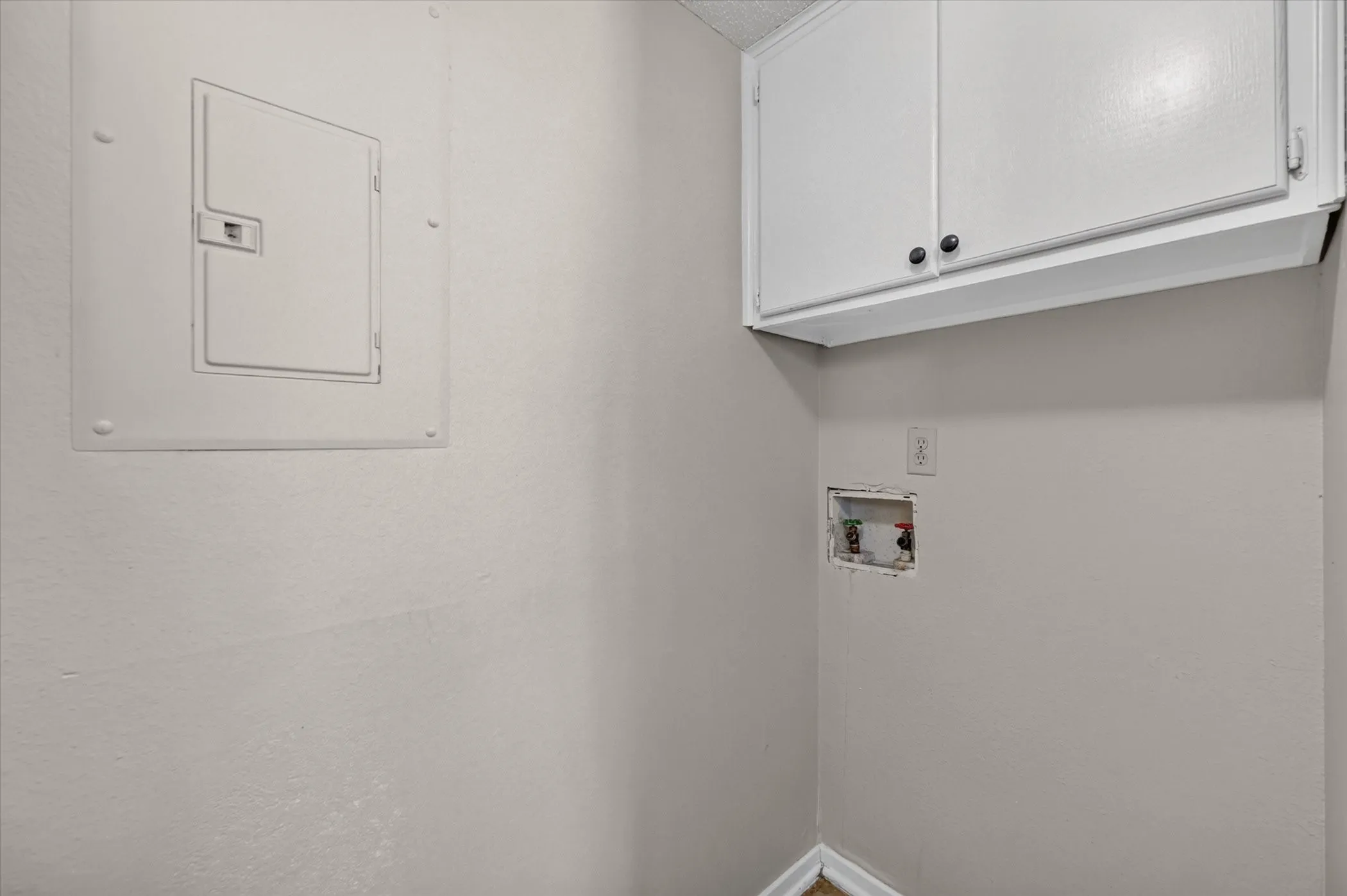Quadruplex For Sale in Tarrant County , 620 Race Street, Crowley, Texas 76036, 8 Bedroom, 4 Bathroom, Garage spaces, 0 Sqft, built in 1985, mls#21342191, Real Estate Agent in Crowley, Homes For Sale in Tarrant county, Homes For Sale in Crowley, Realtor in Crowley Texas, Real Estate Brokerage Independent Realty Texas, Luminita Cordes Realtor