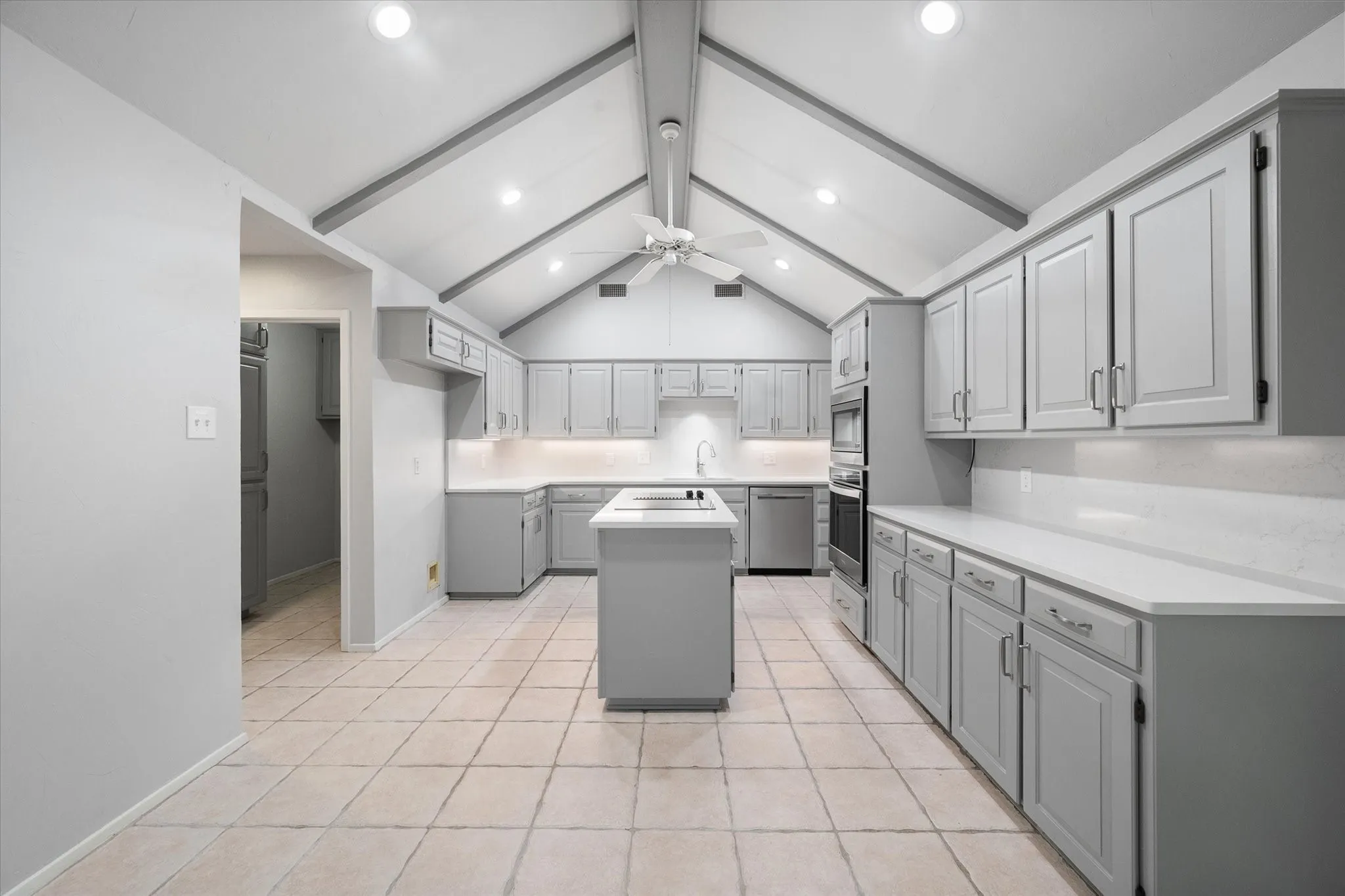Kitchen w/ Quartz Counters