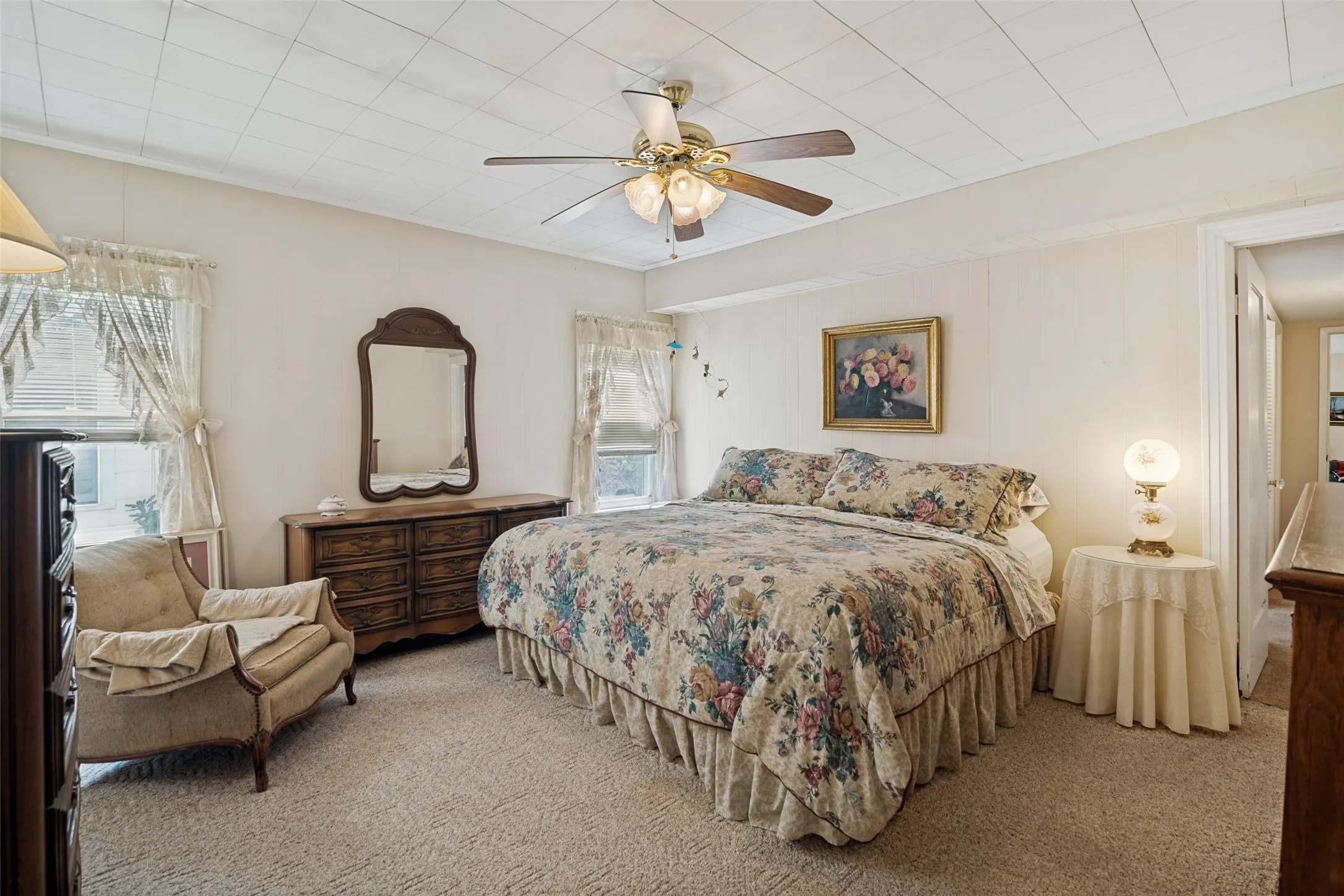 Secondary bedroom