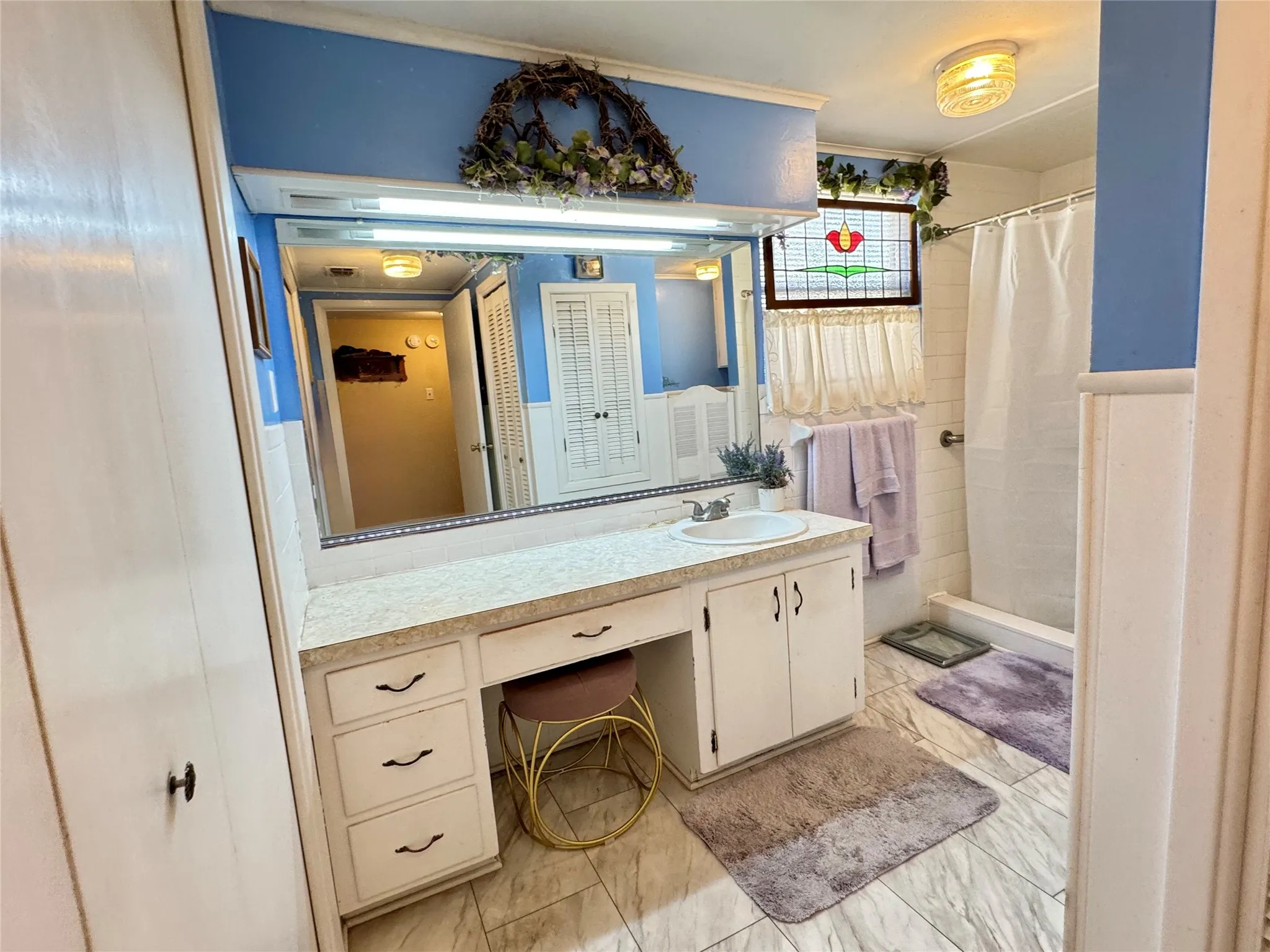 Large full Bath with walk in shower