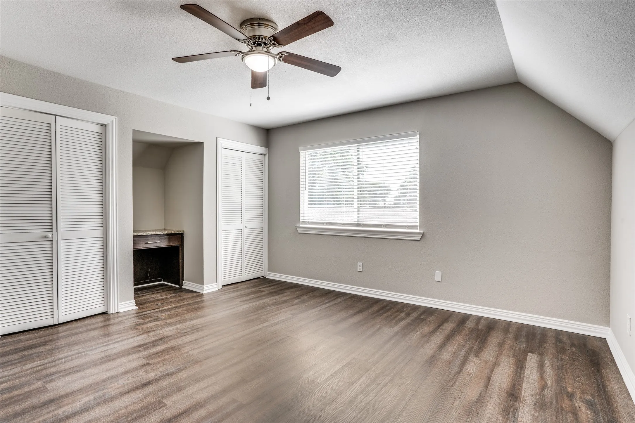 Single Family Residence For Rent in Dallas County , 3642 Ridgebriar Drive, Dallas, Texas 75234, 4 Bedroom, 3 Bathroom, 2 Garage spaces, 2,155 Sqft, built in 1962, mls#21341819, Real Estate Agent in Dallas, Homes For Rent in Dallas county, Homes For Rent in Dallas, Realtor in Dallas Texas, Real Estate Brokerage Independent Realty Texas, Luminita Cordes Realtor