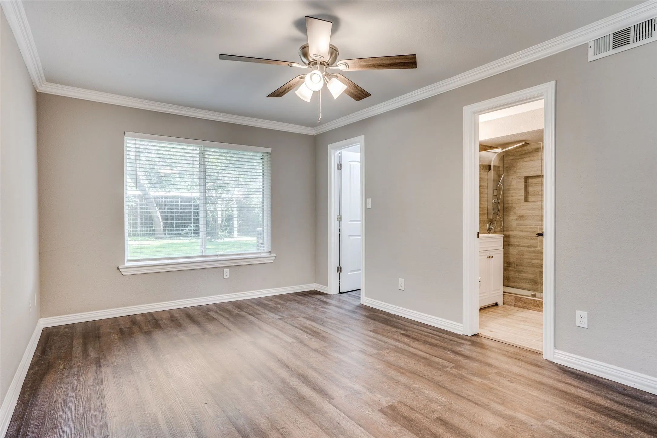 Single Family Residence For Rent in Dallas County , 3642 Ridgebriar Drive, Dallas, Texas 75234, 4 Bedroom, 3 Bathroom, 2 Garage spaces, 2,155 Sqft, built in 1962, mls#21341819, Real Estate Agent in Dallas, Homes For Rent in Dallas county, Homes For Rent in Dallas, Realtor in Dallas Texas, Real Estate Brokerage Independent Realty Texas, Luminita Cordes Realtor