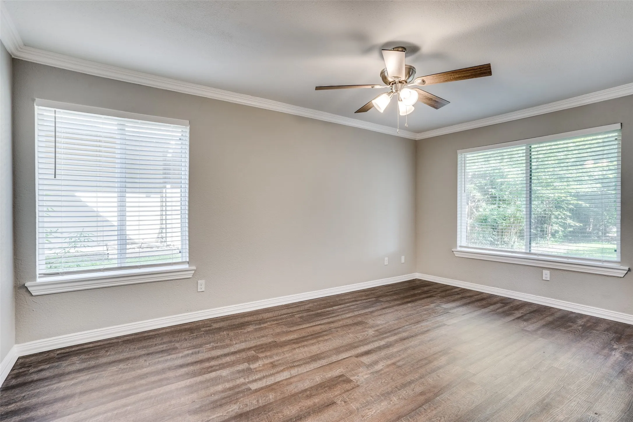 Single Family Residence For Rent in Dallas County , 3642 Ridgebriar Drive, Dallas, Texas 75234, 4 Bedroom, 3 Bathroom, 2 Garage spaces, 2,155 Sqft, built in 1962, mls#21341819, Real Estate Agent in Dallas, Homes For Rent in Dallas county, Homes For Rent in Dallas, Realtor in Dallas Texas, Real Estate Brokerage Independent Realty Texas, Luminita Cordes Realtor