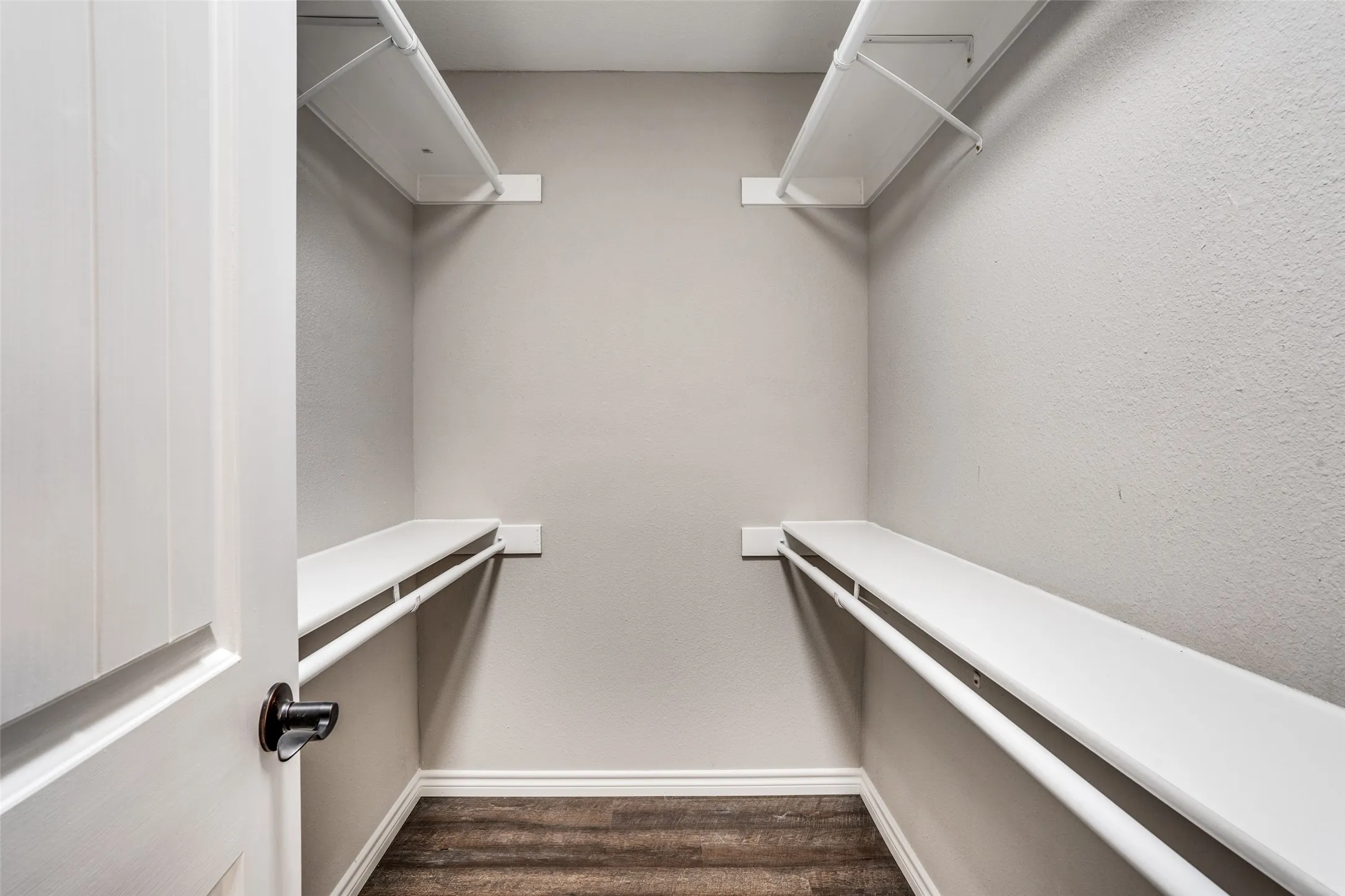 Single Family Residence For Rent in Dallas County , 3642 Ridgebriar Drive, Dallas, Texas 75234, 4 Bedroom, 3 Bathroom, 2 Garage spaces, 2,155 Sqft, built in 1962, mls#21341819, Real Estate Agent in Dallas, Homes For Rent in Dallas county, Homes For Rent in Dallas, Realtor in Dallas Texas, Real Estate Brokerage Independent Realty Texas, Luminita Cordes Realtor