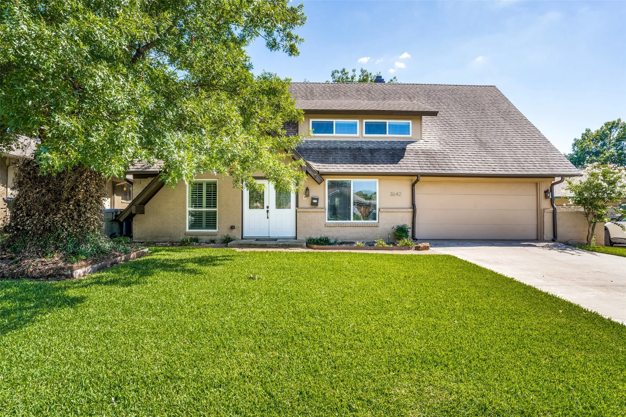 Single Family Residence For Rent in Dallas County , 3642 Ridgebriar Drive, Dallas, Texas 75234, 4 Bedroom, 3 Bathroom, 2 Garage spaces, 2,155 Sqft, built in 1962, mls#21341819, Real Estate Agent in Dallas, Homes For Rent in Dallas county, Homes For Rent in Dallas, Realtor in Dallas Texas, Real Estate Brokerage Independent Realty Texas, Luminita Cordes Realtor