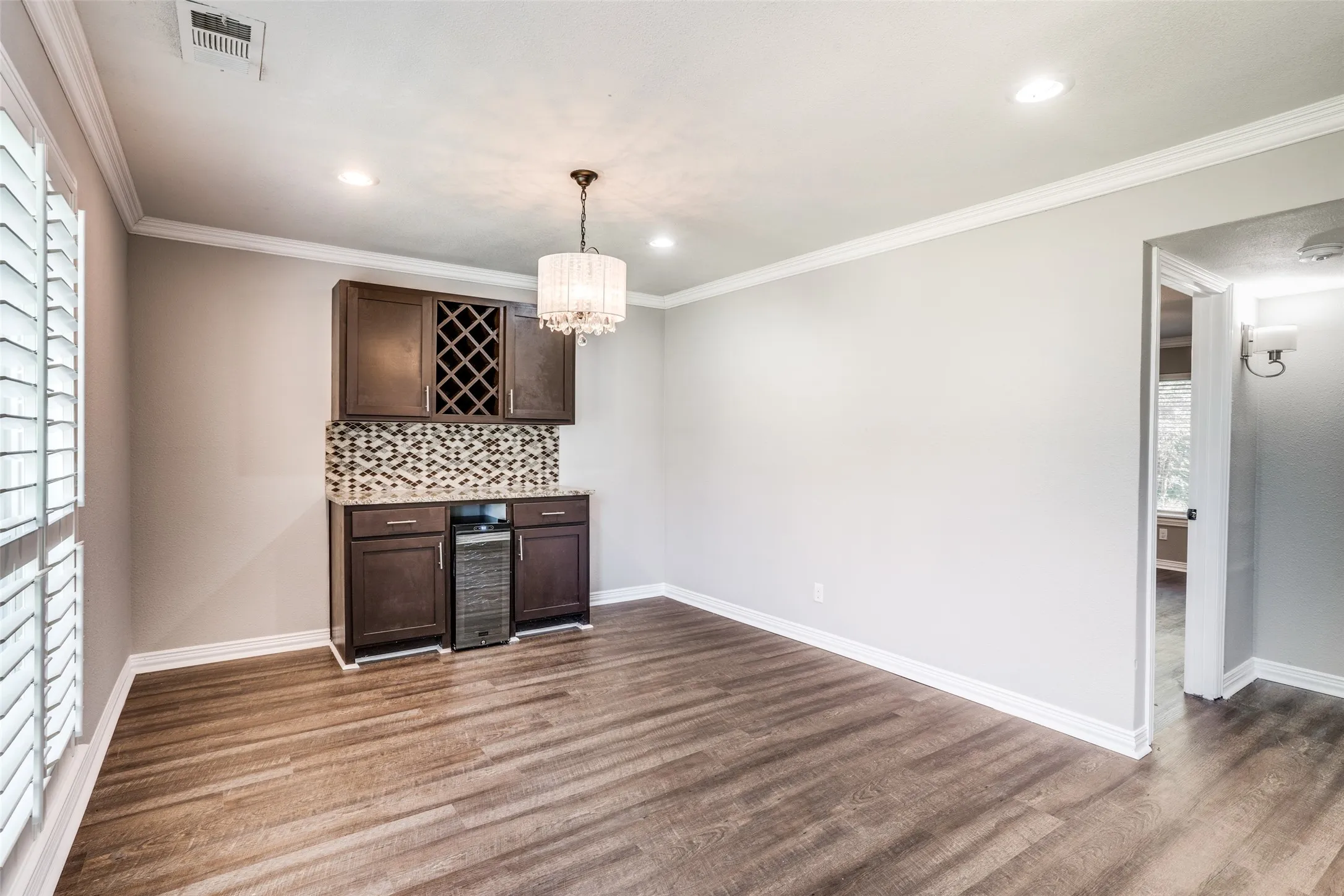 Single Family Residence For Rent in Dallas County , 3642 Ridgebriar Drive, Dallas, Texas 75234, 4 Bedroom, 3 Bathroom, 2 Garage spaces, 2,155 Sqft, built in 1962, mls#21341819, Real Estate Agent in Dallas, Homes For Rent in Dallas county, Homes For Rent in Dallas, Realtor in Dallas Texas, Real Estate Brokerage Independent Realty Texas, Luminita Cordes Realtor