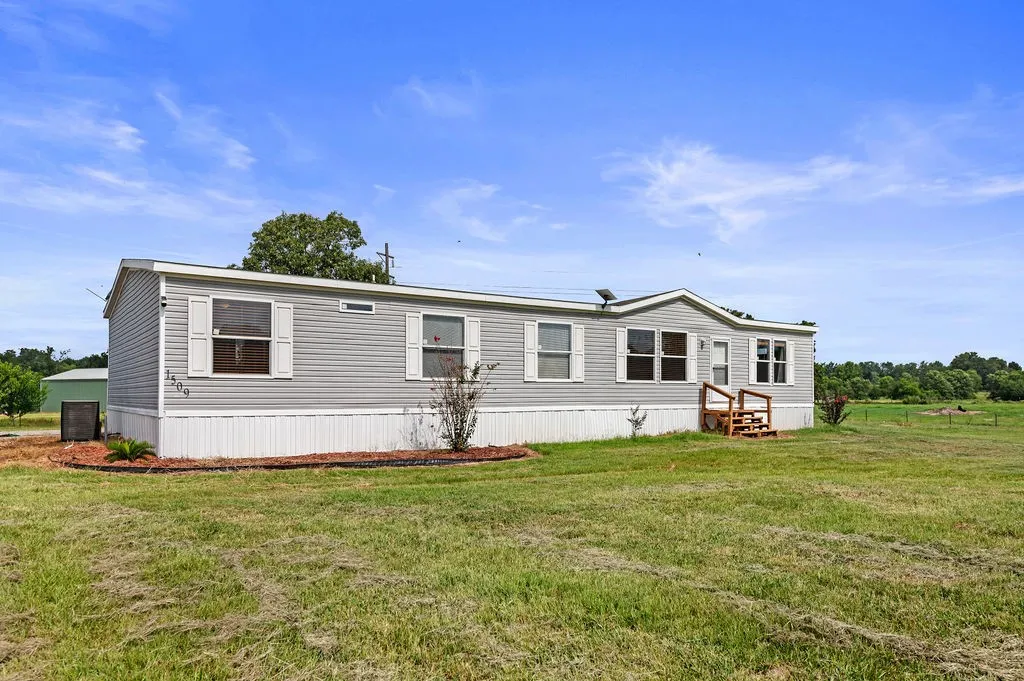 Farm For Sale in Wood County , 1509 County Road 3170, Quitman, Texas 75783, 4 Bedrooms, 2 Bathrooms, Garage spaces, 2,176 Sqft, built in 2021, Price $550,000, mls#21341932, Real Estate Agent in Quitman, Homes For Sale in Wood county, Homes For Sale in Quitman, Realtor in Quitman Texas, Real Estate Brokerage Independent Realty Texas, Luminita Cordes Realtor