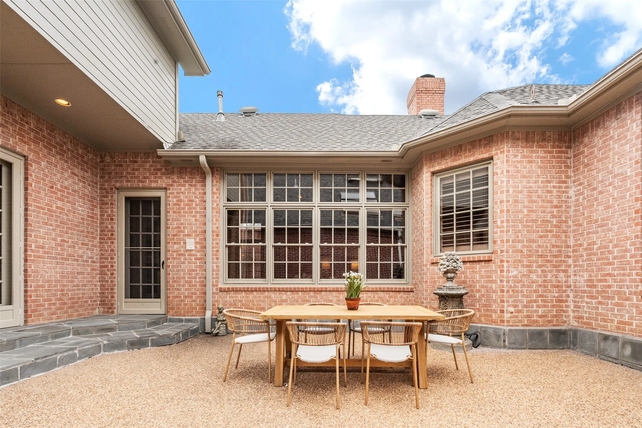Single Family Residence For Sale in Dallas County , 7 Knightwood Court, Dallas, Texas 75225, 3 Bedroom, 4 Bathroom, 2 Garage spaces, 4,097 Sqft, built in 1994, mls#21339314, Real Estate Agent in Dallas, Homes For Sale in Dallas county, Homes For Sale in Dallas, Realtor in Dallas Texas, Real Estate Brokerage Independent Realty Texas, Luminita Cordes Realtor