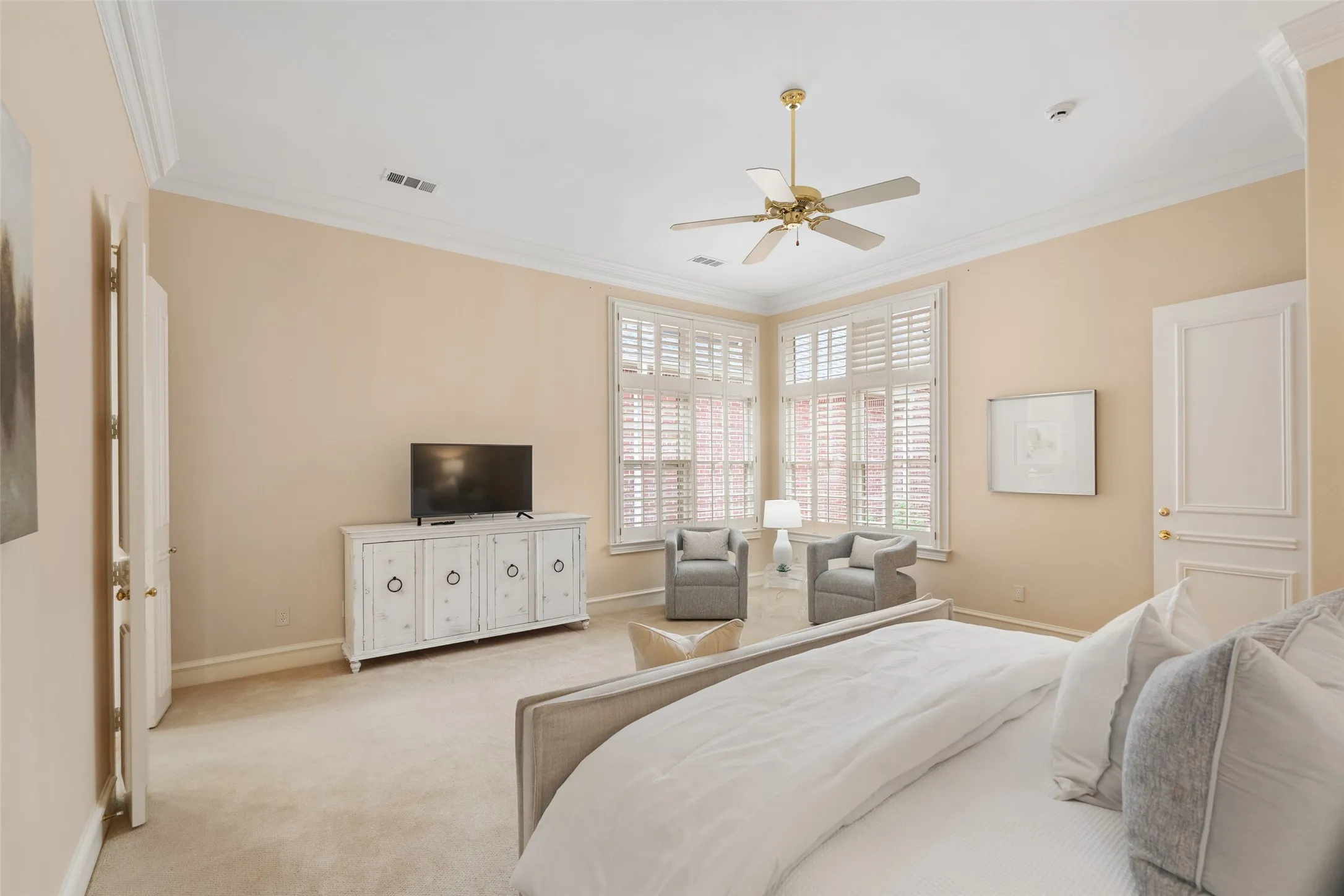 Single Family Residence For Sale in Dallas County , 7 Knightwood Court, Dallas, Texas 75225, 3 Bedroom, 4 Bathroom, 2 Garage spaces, 4,097 Sqft, built in 1994, mls#21339314, Real Estate Agent in Dallas, Homes For Sale in Dallas county, Homes For Sale in Dallas, Realtor in Dallas Texas, Real Estate Brokerage Independent Realty Texas, Luminita Cordes Realtor