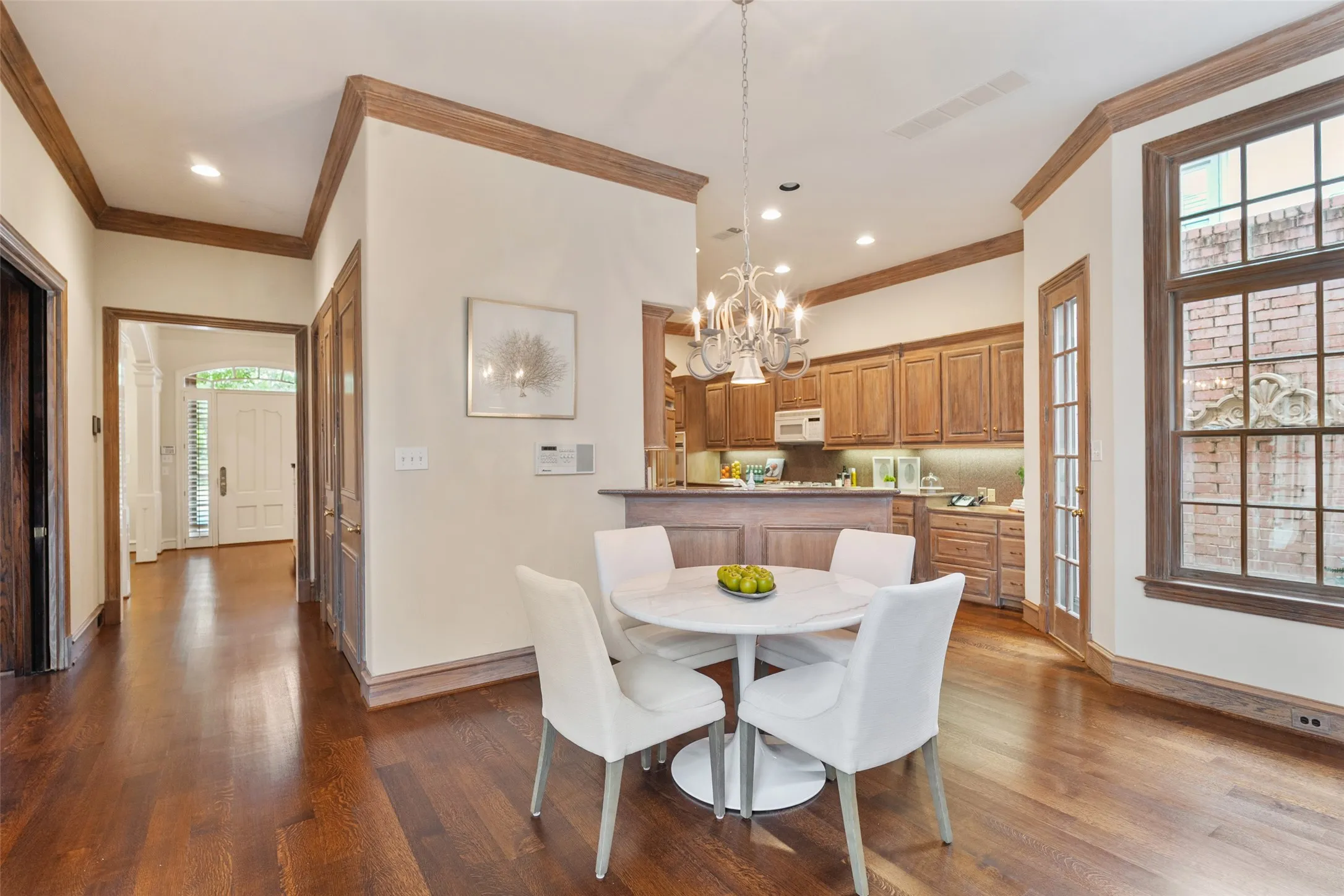 Single Family Residence For Sale in Dallas County , 7 Knightwood Court, Dallas, Texas 75225, 3 Bedroom, 4 Bathroom, 2 Garage spaces, 4,097 Sqft, built in 1994, mls#21339314, Real Estate Agent in Dallas, Homes For Sale in Dallas county, Homes For Sale in Dallas, Realtor in Dallas Texas, Real Estate Brokerage Independent Realty Texas, Luminita Cordes Realtor