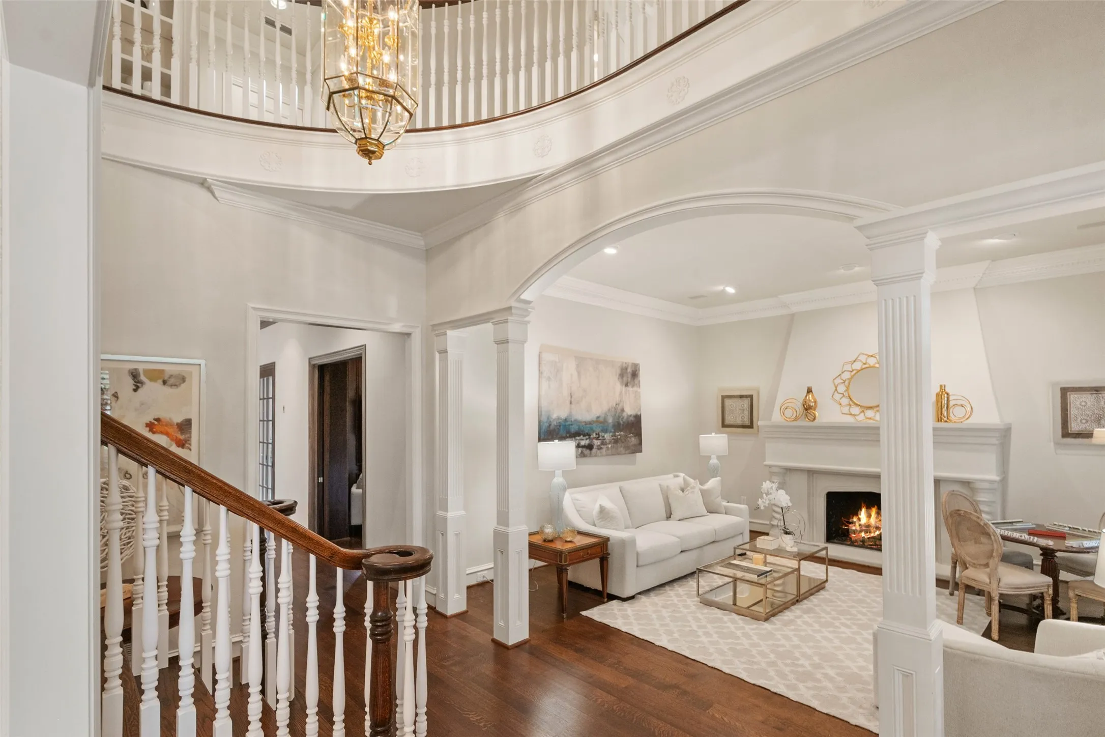 Single Family Residence For Sale in Dallas County , 7 Knightwood Court, Dallas, Texas 75225, 3 Bedroom, 4 Bathroom, 2 Garage spaces, 4,097 Sqft, built in 1994, mls#21339314, Real Estate Agent in Dallas, Homes For Sale in Dallas county, Homes For Sale in Dallas, Realtor in Dallas Texas, Real Estate Brokerage Independent Realty Texas, Luminita Cordes Realtor