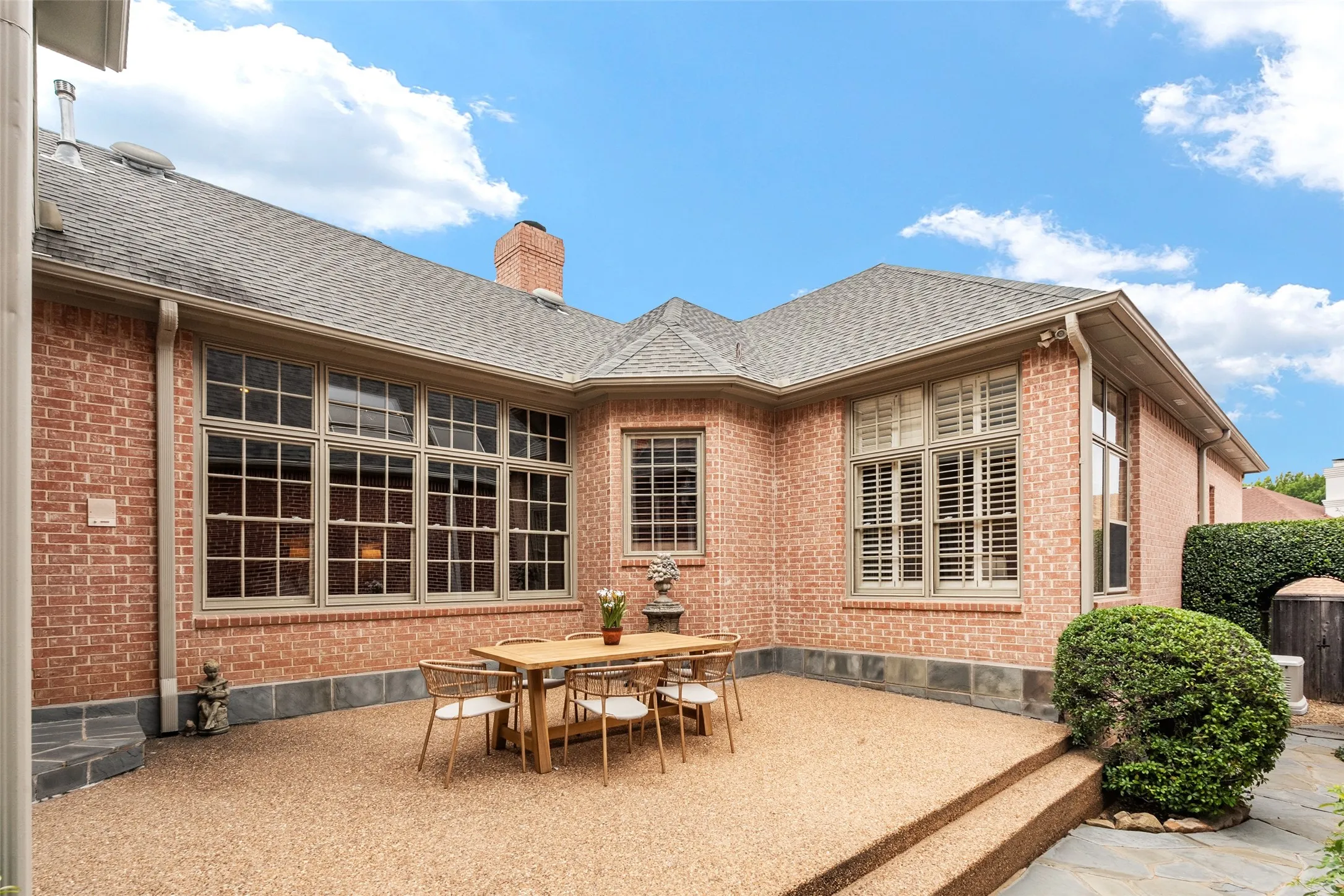 Single Family Residence For Sale in Dallas County , 7 Knightwood Court, Dallas, Texas 75225, 3 Bedroom, 4 Bathroom, 2 Garage spaces, 4,097 Sqft, built in 1994, mls#21339314, Real Estate Agent in Dallas, Homes For Sale in Dallas county, Homes For Sale in Dallas, Realtor in Dallas Texas, Real Estate Brokerage Independent Realty Texas, Luminita Cordes Realtor