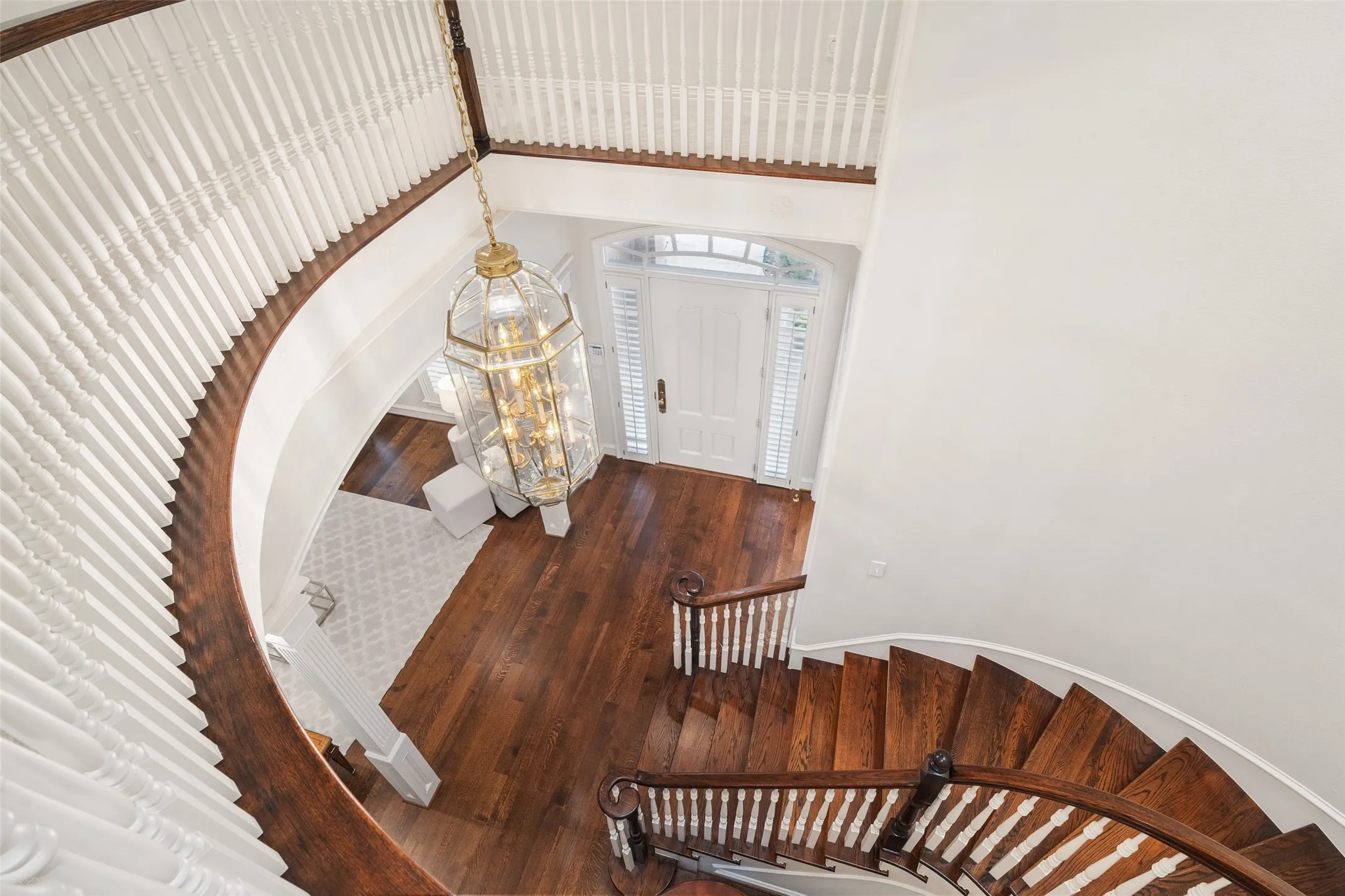 Single Family Residence For Sale in Dallas County , 7 Knightwood Court, Dallas, Texas 75225, 3 Bedroom, 4 Bathroom, 2 Garage spaces, 4,097 Sqft, built in 1994, mls#21339314, Real Estate Agent in Dallas, Homes For Sale in Dallas county, Homes For Sale in Dallas, Realtor in Dallas Texas, Real Estate Brokerage Independent Realty Texas, Luminita Cordes Realtor