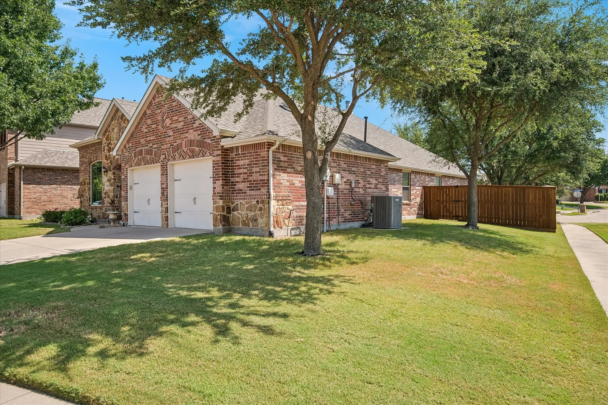 Single Family Residence For Sale in Collin County , 1911 Fairlake Drive, Wylie, Texas 75098, 3 Bedroom, 2 Bathroom, 2 Garage spaces, 2,298 Sqft, built in 2008, mls#21339300, Real Estate Agent in Wylie, Homes For Sale in Collin county, Homes For Sale in Wylie, Realtor in Wylie Texas, Real Estate Brokerage Independent Realty Texas, Luminita Cordes Realtor