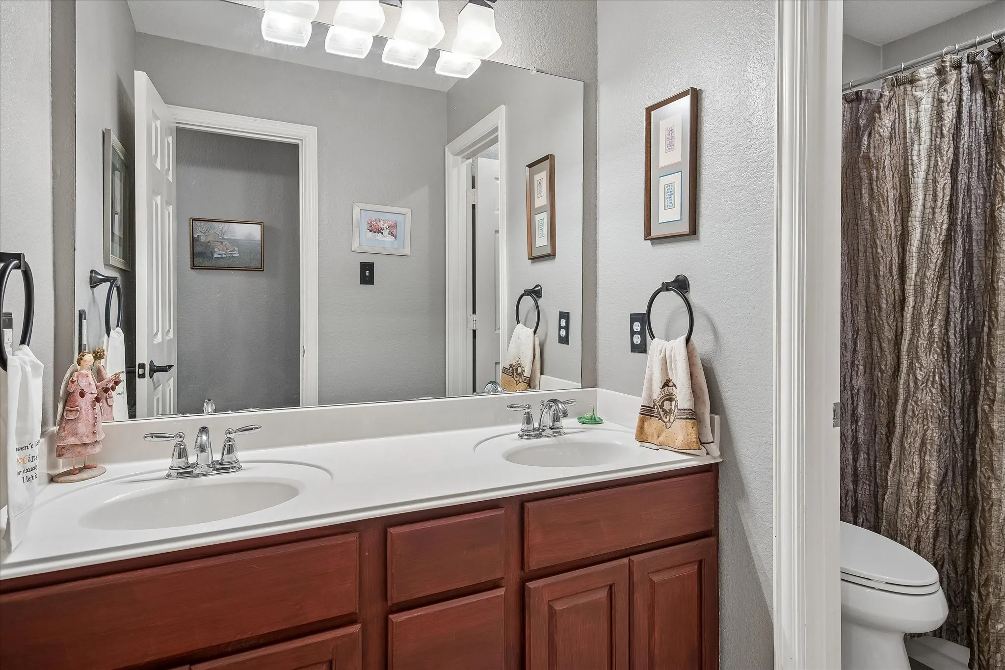 Single Family Residence For Sale in Collin County , 1911 Fairlake Drive, Wylie, Texas 75098, 3 Bedroom, 2 Bathroom, 2 Garage spaces, 2,298 Sqft, built in 2008, mls#21339300, Real Estate Agent in Wylie, Homes For Sale in Collin county, Homes For Sale in Wylie, Realtor in Wylie Texas, Real Estate Brokerage Independent Realty Texas, Luminita Cordes Realtor