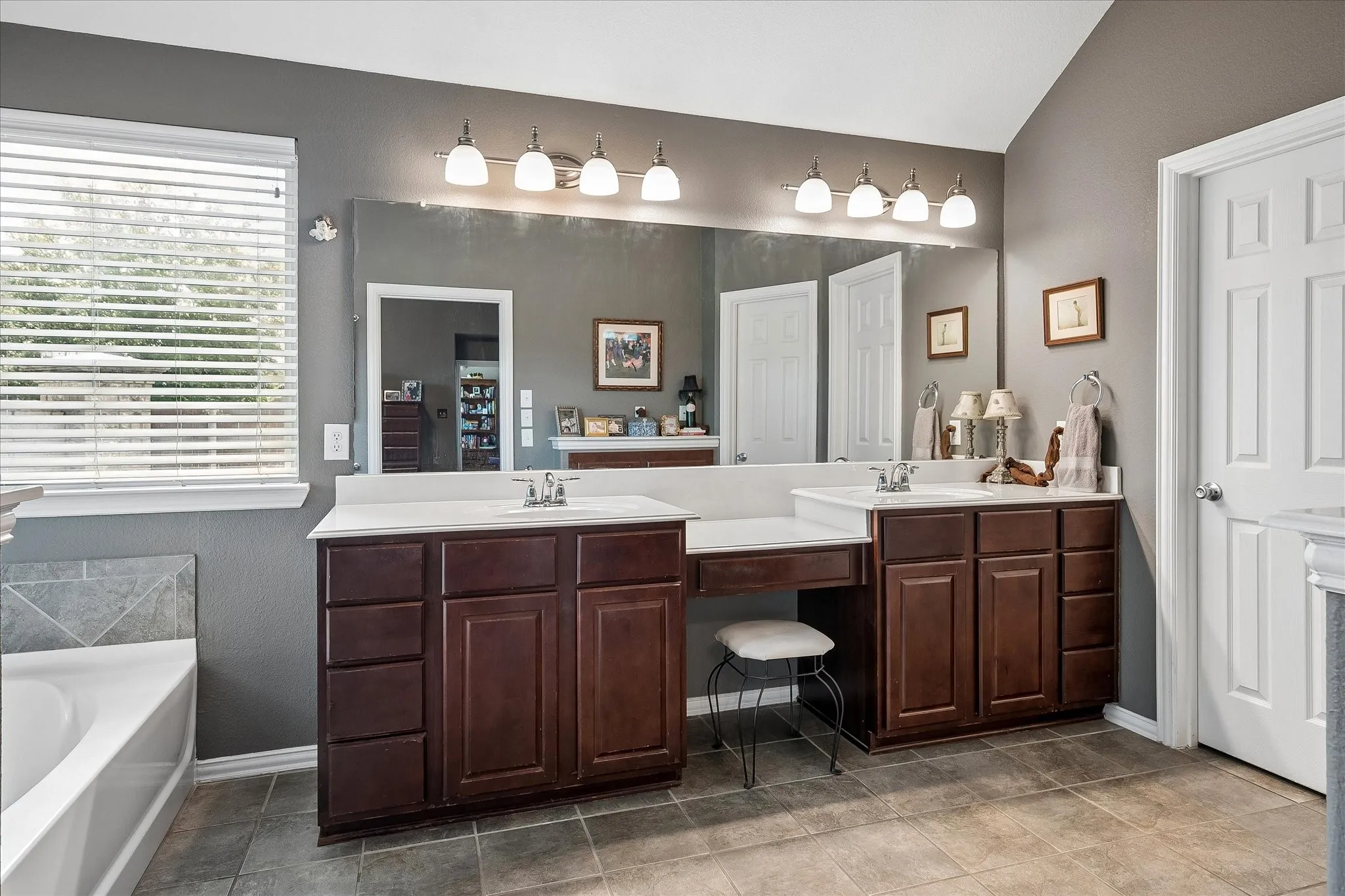 Single Family Residence For Sale in Collin County , 1911 Fairlake Drive, Wylie, Texas 75098, 3 Bedroom, 2 Bathroom, 2 Garage spaces, 2,298 Sqft, built in 2008, mls#21339300, Real Estate Agent in Wylie, Homes For Sale in Collin county, Homes For Sale in Wylie, Realtor in Wylie Texas, Real Estate Brokerage Independent Realty Texas, Luminita Cordes Realtor