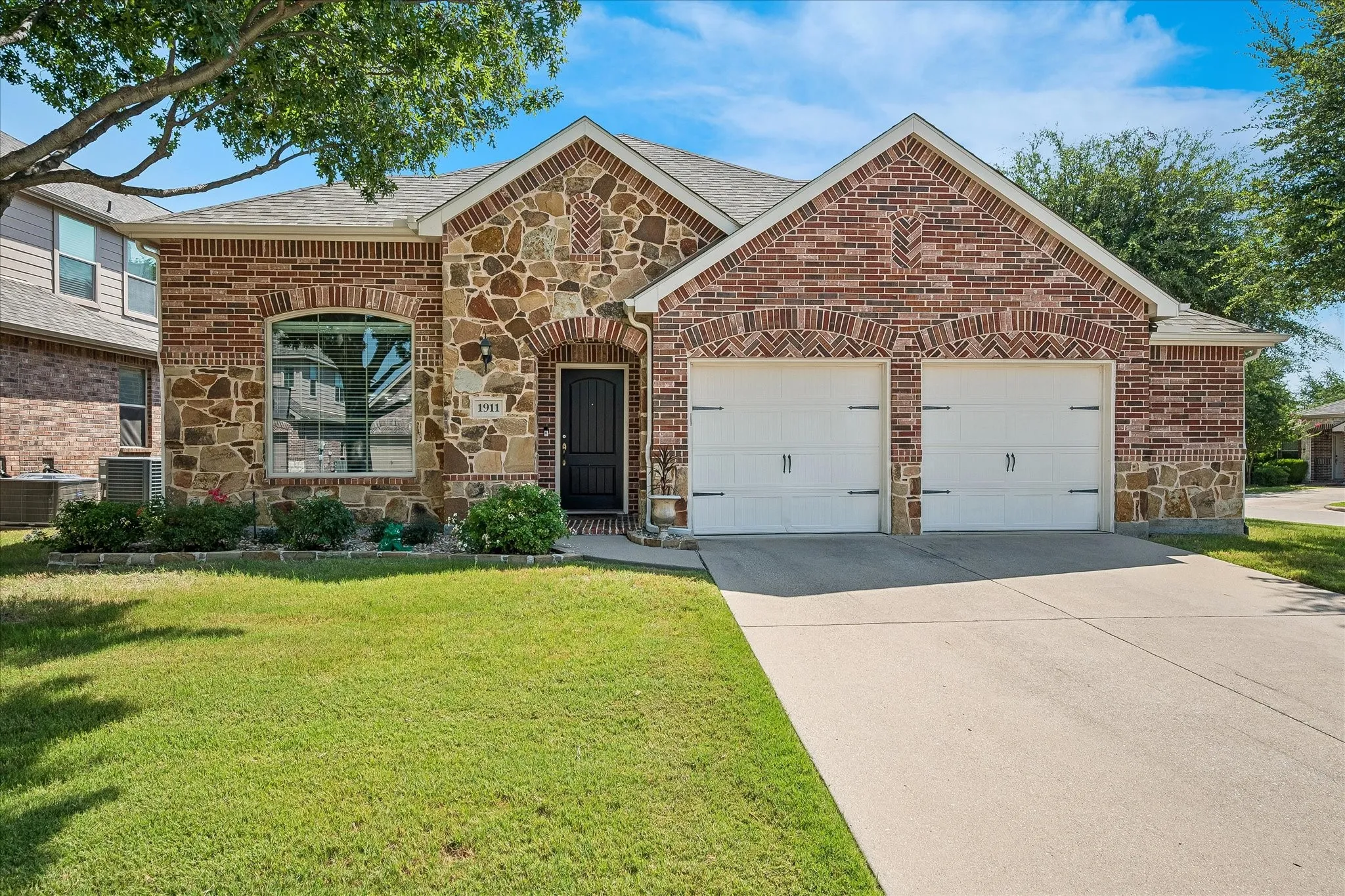 Single Family Residence For Sale in Collin County , 1911 Fairlake Drive, Wylie, Texas 75098, 3 Bedroom, 2 Bathroom, 2 Garage spaces, 2,298 Sqft, built in 2008, mls#21339300, Real Estate Agent in Wylie, Homes For Sale in Collin county, Homes For Sale in Wylie, Realtor in Wylie Texas, Real Estate Brokerage Independent Realty Texas, Luminita Cordes Realtor
