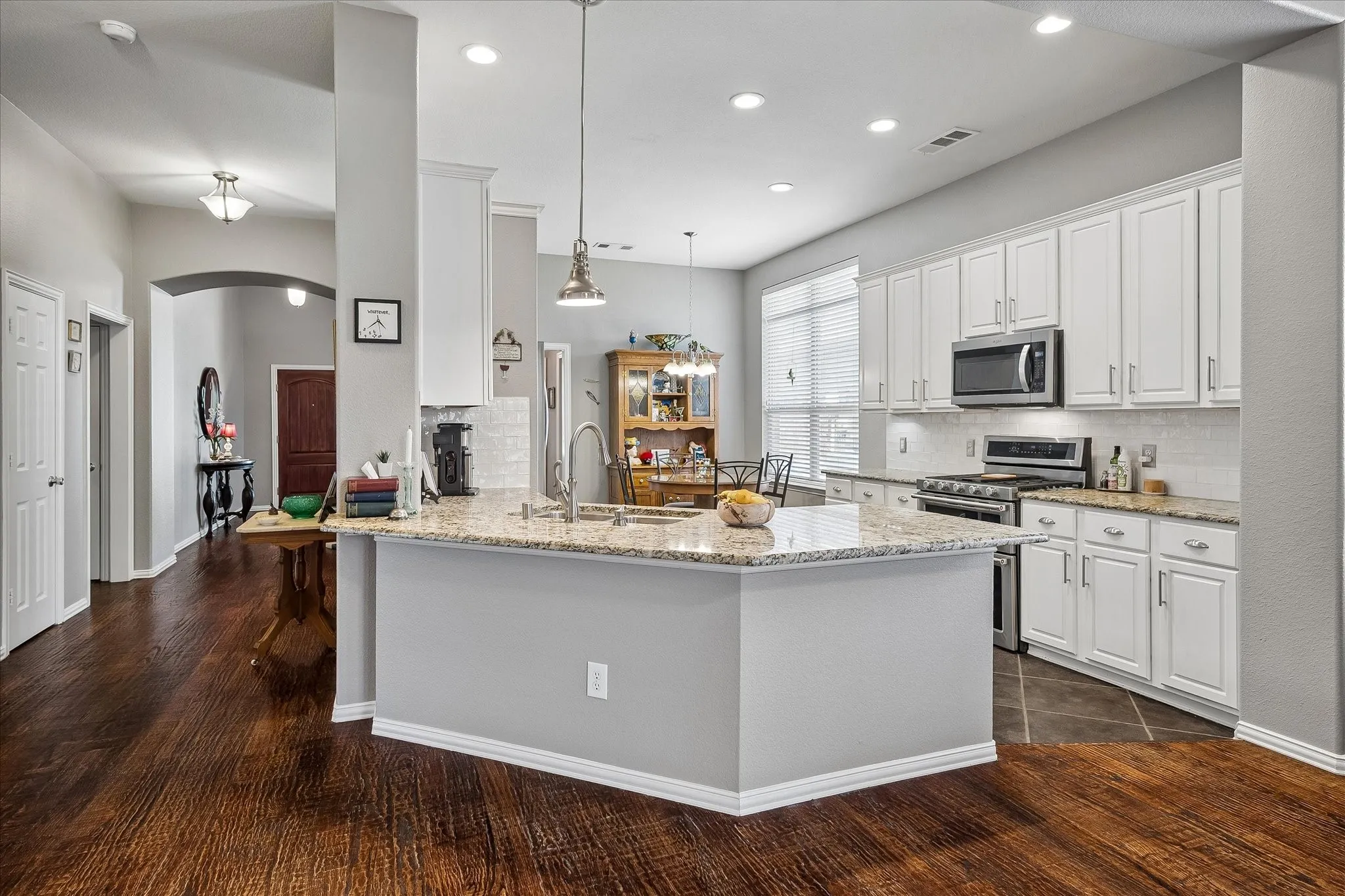 Single Family Residence For Sale in Collin County , 1911 Fairlake Drive, Wylie, Texas 75098, 3 Bedroom, 2 Bathroom, 2 Garage spaces, 2,298 Sqft, built in 2008, mls#21339300, Real Estate Agent in Wylie, Homes For Sale in Collin county, Homes For Sale in Wylie, Realtor in Wylie Texas, Real Estate Brokerage Independent Realty Texas, Luminita Cordes Realtor