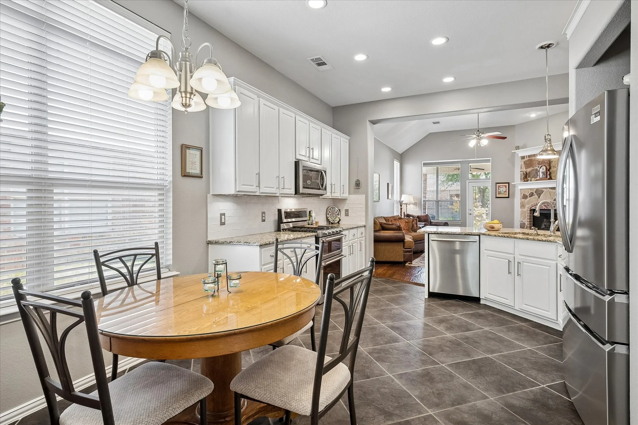 Single Family Residence For Sale in Collin County , 1911 Fairlake Drive, Wylie, Texas 75098, 3 Bedroom, 2 Bathroom, 2 Garage spaces, 2,298 Sqft, built in 2008, mls#21339300, Real Estate Agent in Wylie, Homes For Sale in Collin county, Homes For Sale in Wylie, Realtor in Wylie Texas, Real Estate Brokerage Independent Realty Texas, Luminita Cordes Realtor