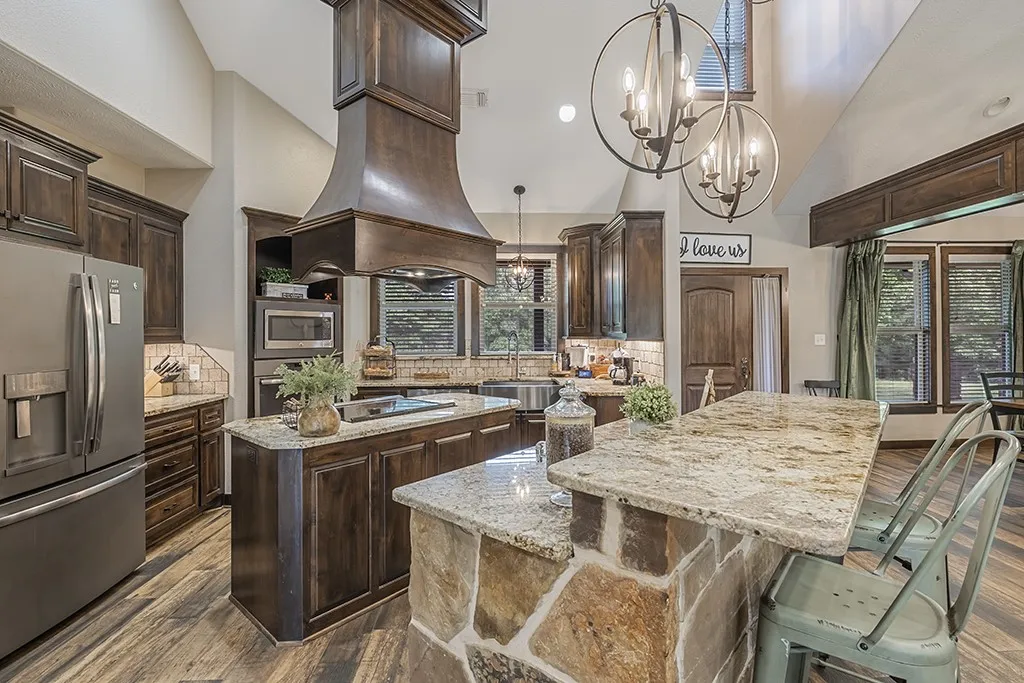 Single Family Residence For Sale in Cass County , 1408 Pine Wilderness Drive, Queen City, Texas 75572, 3 Bedrooms, 3 Bathrooms, 2 Garage spaces, 2,375 Sqft, built in 2016, Price $759,900, mls#21342208, Real Estate Agent in Queen City, Homes For Sale in Cass county, Homes For Sale in Queen City, Realtor in Queen City Texas, Real Estate Brokerage Independent Realty Texas, Luminita Cordes Realtor