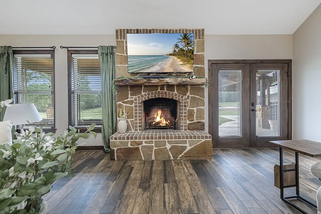 Single Family Residence For Sale in Cass County , 1408 Pine Wilderness Drive, Queen City, Texas 75572, 3 Bedrooms, 3 Bathrooms, 2 Garage spaces, 2,375 Sqft, built in 2016, Price $759,900, mls#21342208, Real Estate Agent in Queen City, Homes For Sale in Cass county, Homes For Sale in Queen City, Realtor in Queen City Texas, Real Estate Brokerage Independent Realty Texas, Luminita Cordes Realtor
