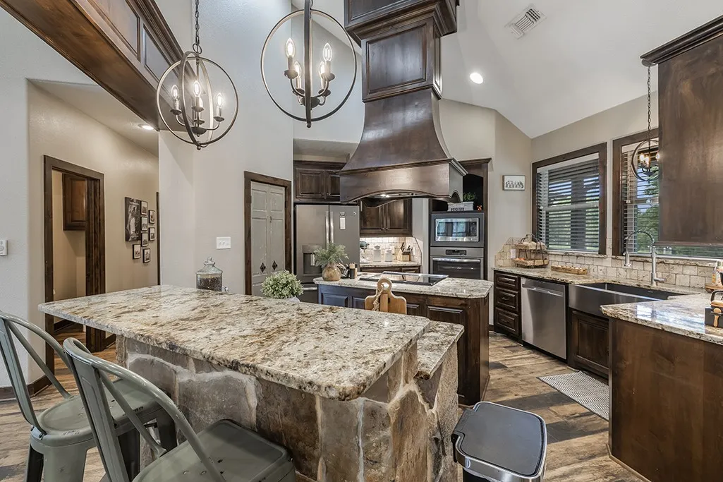 Single Family Residence For Sale in Cass County , 1408 Pine Wilderness Drive, Queen City, Texas 75572, 3 Bedrooms, 3 Bathrooms, 2 Garage spaces, 2,375 Sqft, built in 2016, Price $759,900, mls#21342208, Real Estate Agent in Queen City, Homes For Sale in Cass county, Homes For Sale in Queen City, Realtor in Queen City Texas, Real Estate Brokerage Independent Realty Texas, Luminita Cordes Realtor