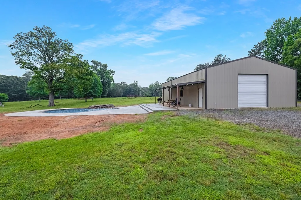 Single Family Residence For Sale in Cass County , 1408 Pine Wilderness Drive, Queen City, Texas 75572, 3 Bedrooms, 3 Bathrooms, 2 Garage spaces, 2,375 Sqft, built in 2016, Price $759,900, mls#21342208, Real Estate Agent in Queen City, Homes For Sale in Cass county, Homes For Sale in Queen City, Realtor in Queen City Texas, Real Estate Brokerage Independent Realty Texas, Luminita Cordes Realtor