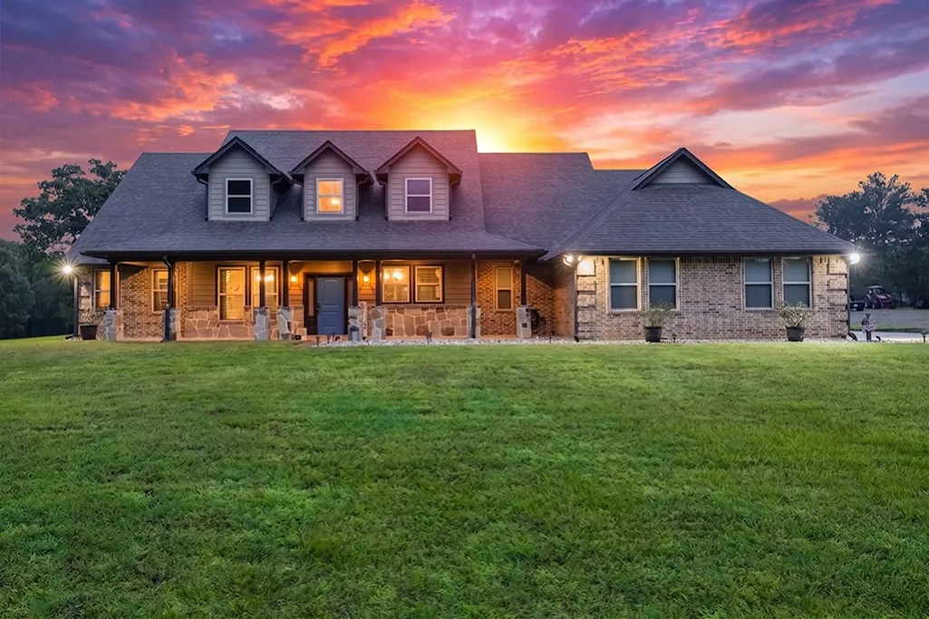 Single Family Residence For Sale in Cass County , 1408 Pine Wilderness Drive, Queen City, Texas 75572, 3 Bedrooms, 3 Bathrooms, 2 Garage spaces, 2,375 Sqft, built in 2016, Price $759,900, mls#21342208, Real Estate Agent in Queen City, Homes For Sale in Cass county, Homes For Sale in Queen City, Realtor in Queen City Texas, Real Estate Brokerage Independent Realty Texas, Luminita Cordes Realtor