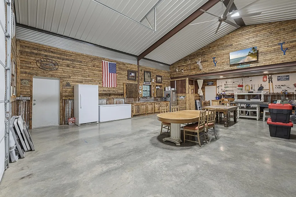 Single Family Residence For Sale in Cass County , 1408 Pine Wilderness Drive, Queen City, Texas 75572, 3 Bedrooms, 3 Bathrooms, 2 Garage spaces, 2,375 Sqft, built in 2016, Price $759,900, mls#21342208, Real Estate Agent in Queen City, Homes For Sale in Cass county, Homes For Sale in Queen City, Realtor in Queen City Texas, Real Estate Brokerage Independent Realty Texas, Luminita Cordes Realtor