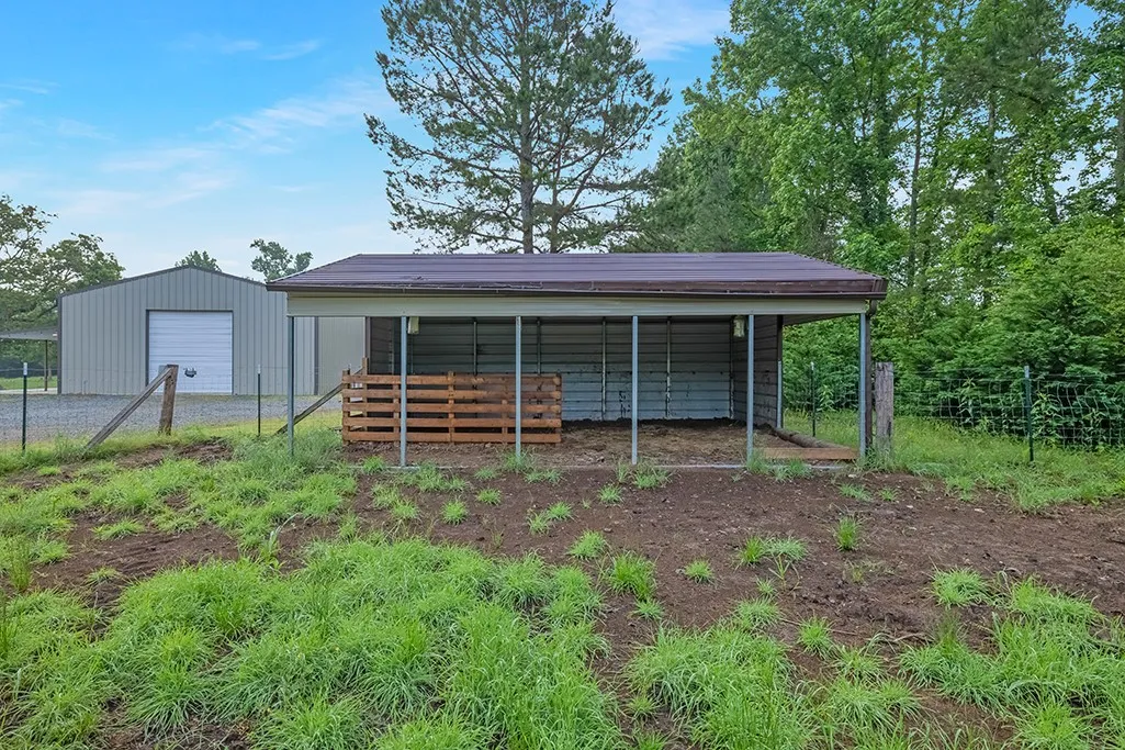 Single Family Residence For Sale in Cass County , 1408 Pine Wilderness Drive, Queen City, Texas 75572, 3 Bedrooms, 3 Bathrooms, 2 Garage spaces, 2,375 Sqft, built in 2016, Price $759,900, mls#21342208, Real Estate Agent in Queen City, Homes For Sale in Cass county, Homes For Sale in Queen City, Realtor in Queen City Texas, Real Estate Brokerage Independent Realty Texas, Luminita Cordes Realtor