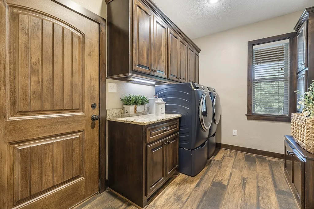 Single Family Residence For Sale in Cass County , 1408 Pine Wilderness Drive, Queen City, Texas 75572, 3 Bedrooms, 3 Bathrooms, 2 Garage spaces, 2,375 Sqft, built in 2016, Price $759,900, mls#21342208, Real Estate Agent in Queen City, Homes For Sale in Cass county, Homes For Sale in Queen City, Realtor in Queen City Texas, Real Estate Brokerage Independent Realty Texas, Luminita Cordes Realtor