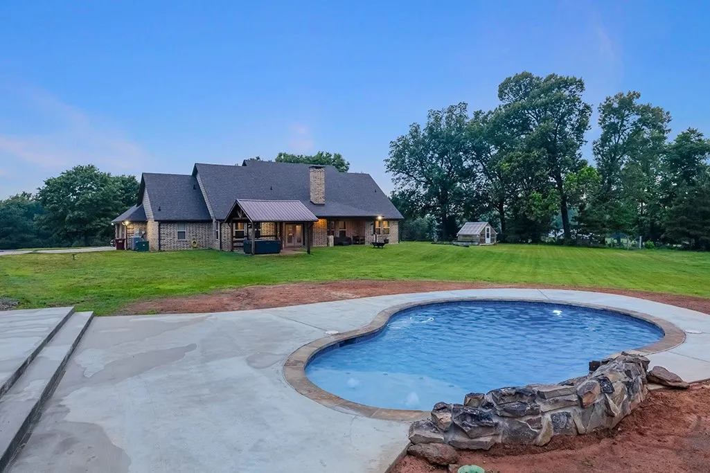 Single Family Residence For Sale in Cass County , 1408 Pine Wilderness Drive, Queen City, Texas 75572, 3 Bedrooms, 3 Bathrooms, 2 Garage spaces, 2,375 Sqft, built in 2016, Price $759,900, mls#21342208, Real Estate Agent in Queen City, Homes For Sale in Cass county, Homes For Sale in Queen City, Realtor in Queen City Texas, Real Estate Brokerage Independent Realty Texas, Luminita Cordes Realtor