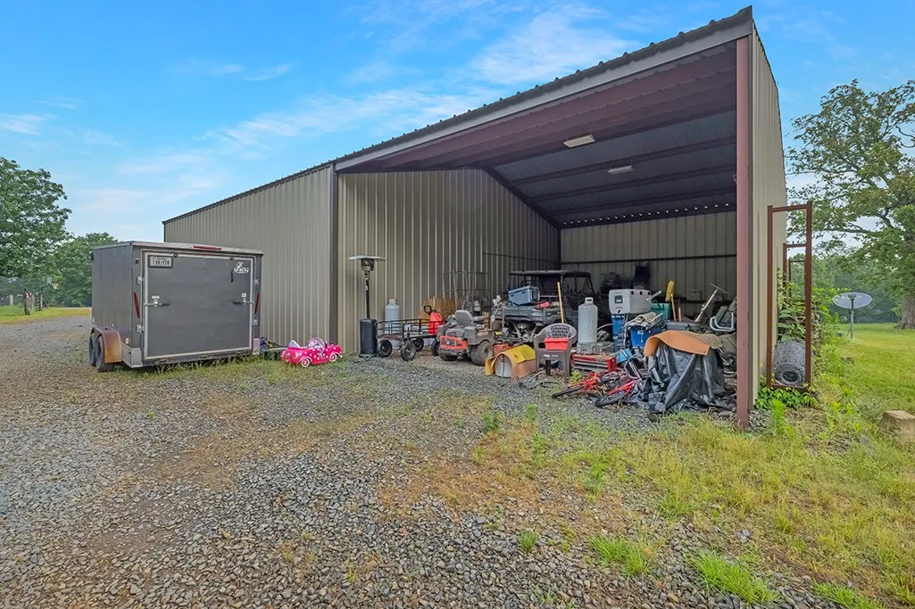 Single Family Residence For Sale in Cass County , 1408 Pine Wilderness Drive, Queen City, Texas 75572, 3 Bedrooms, 3 Bathrooms, 2 Garage spaces, 2,375 Sqft, built in 2016, Price $759,900, mls#21342208, Real Estate Agent in Queen City, Homes For Sale in Cass county, Homes For Sale in Queen City, Realtor in Queen City Texas, Real Estate Brokerage Independent Realty Texas, Luminita Cordes Realtor