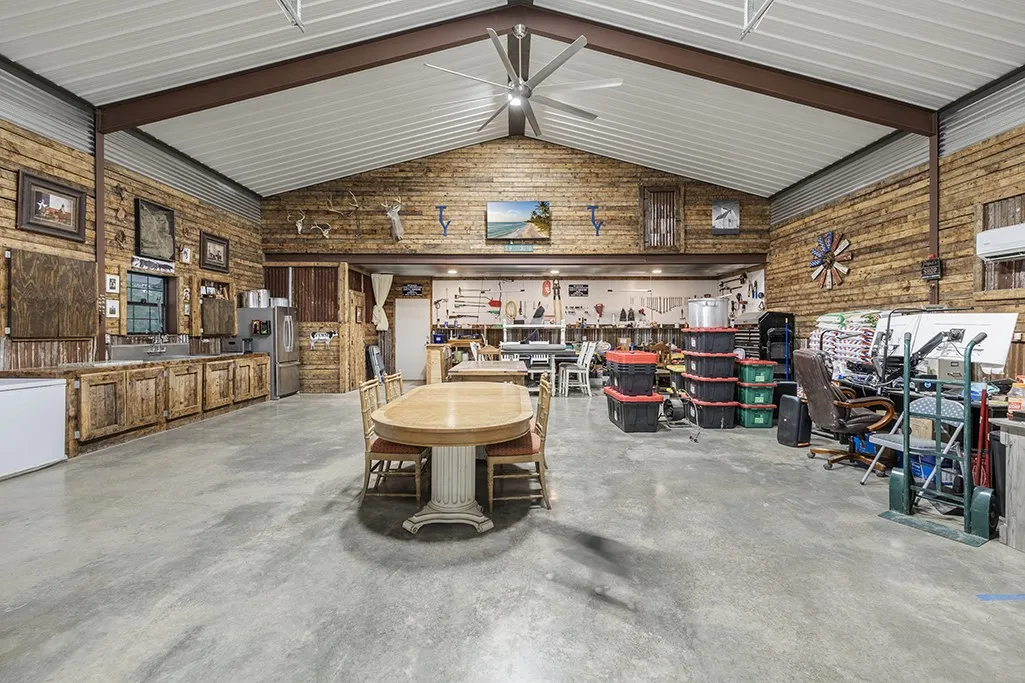 Single Family Residence For Sale in Cass County , 1408 Pine Wilderness Drive, Queen City, Texas 75572, 3 Bedrooms, 3 Bathrooms, 2 Garage spaces, 2,375 Sqft, built in 2016, Price $759,900, mls#21342208, Real Estate Agent in Queen City, Homes For Sale in Cass county, Homes For Sale in Queen City, Realtor in Queen City Texas, Real Estate Brokerage Independent Realty Texas, Luminita Cordes Realtor