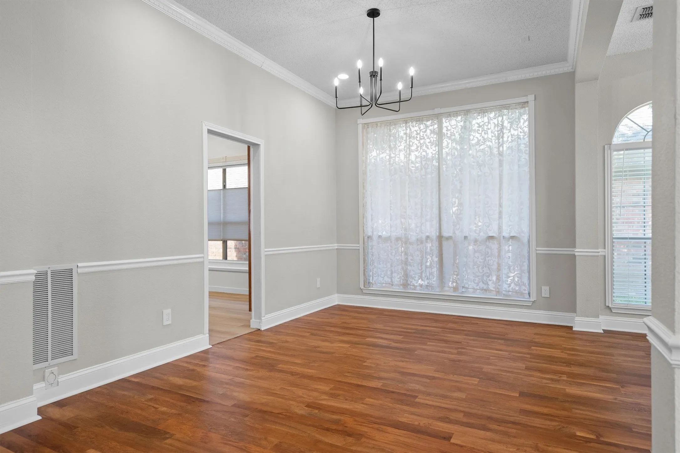 Single Family Residence For Rent in Denton County , 1324 Winnipeg Drive, Lewisville, Texas 75077, 4 Bedroom, 3 Bathroom, 2 Garage spaces, 2,569 Sqft, built in 1996, mls#21339706, Real Estate Agent in Lewisville, Homes For Rent in Denton county, Homes For Rent in Lewisville, Realtor in Lewisville Texas, Real Estate Brokerage Independent Realty Texas, Luminita Cordes Realtor