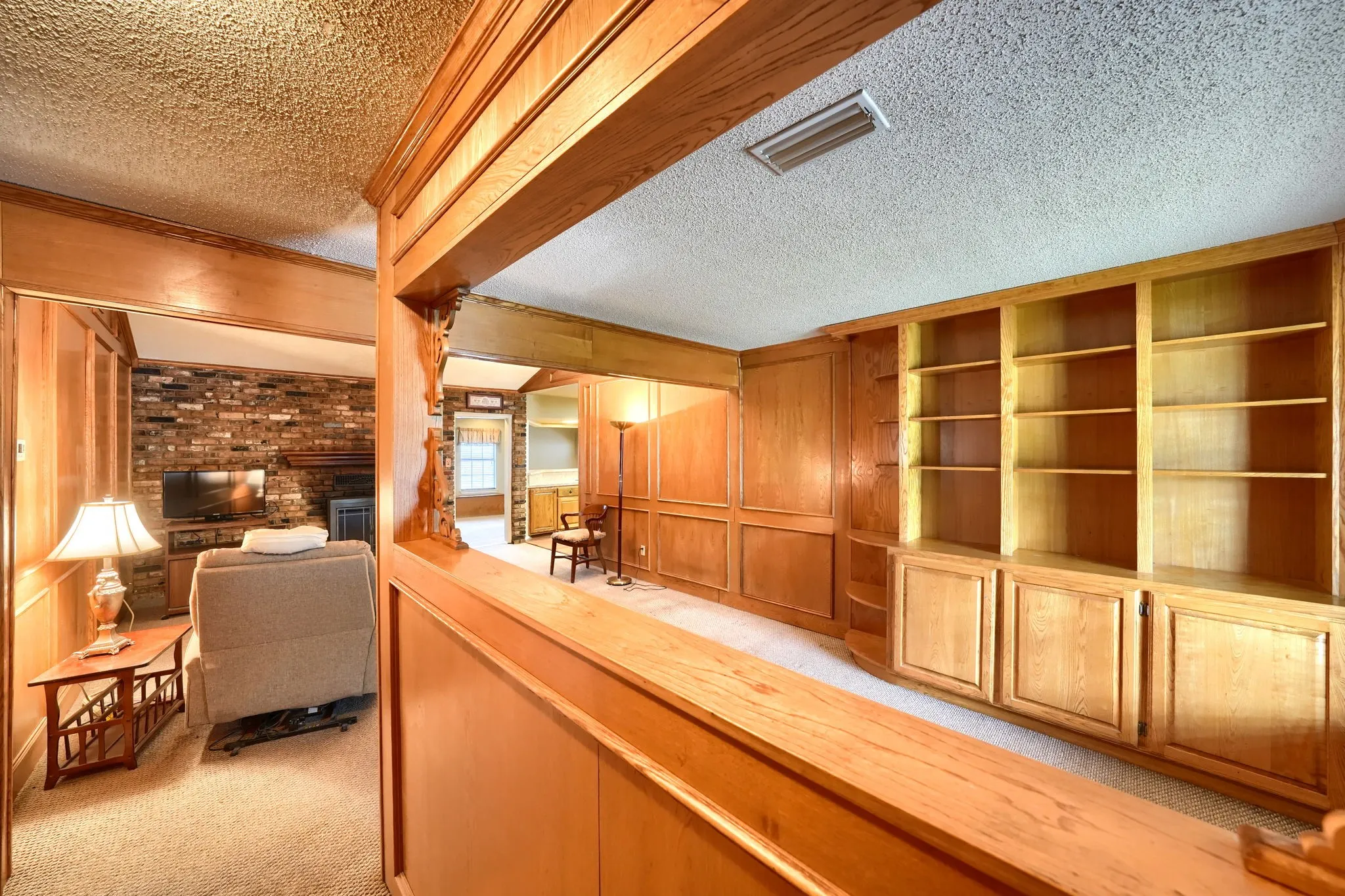 Single Family Residence For Sale in Dallas County , 908 Ashland Drive, Mesquite, Texas 75149, 3 Bedroom, 2 Bathroom, 2 Garage spaces, 1,688 Sqft, built in 1968, mls#21334656, Real Estate Agent in Mesquite, Homes For Sale in Dallas county, Homes For Sale in Mesquite, Realtor in Mesquite Texas, Real Estate Brokerage Independent Realty Texas, Luminita Cordes Realtor