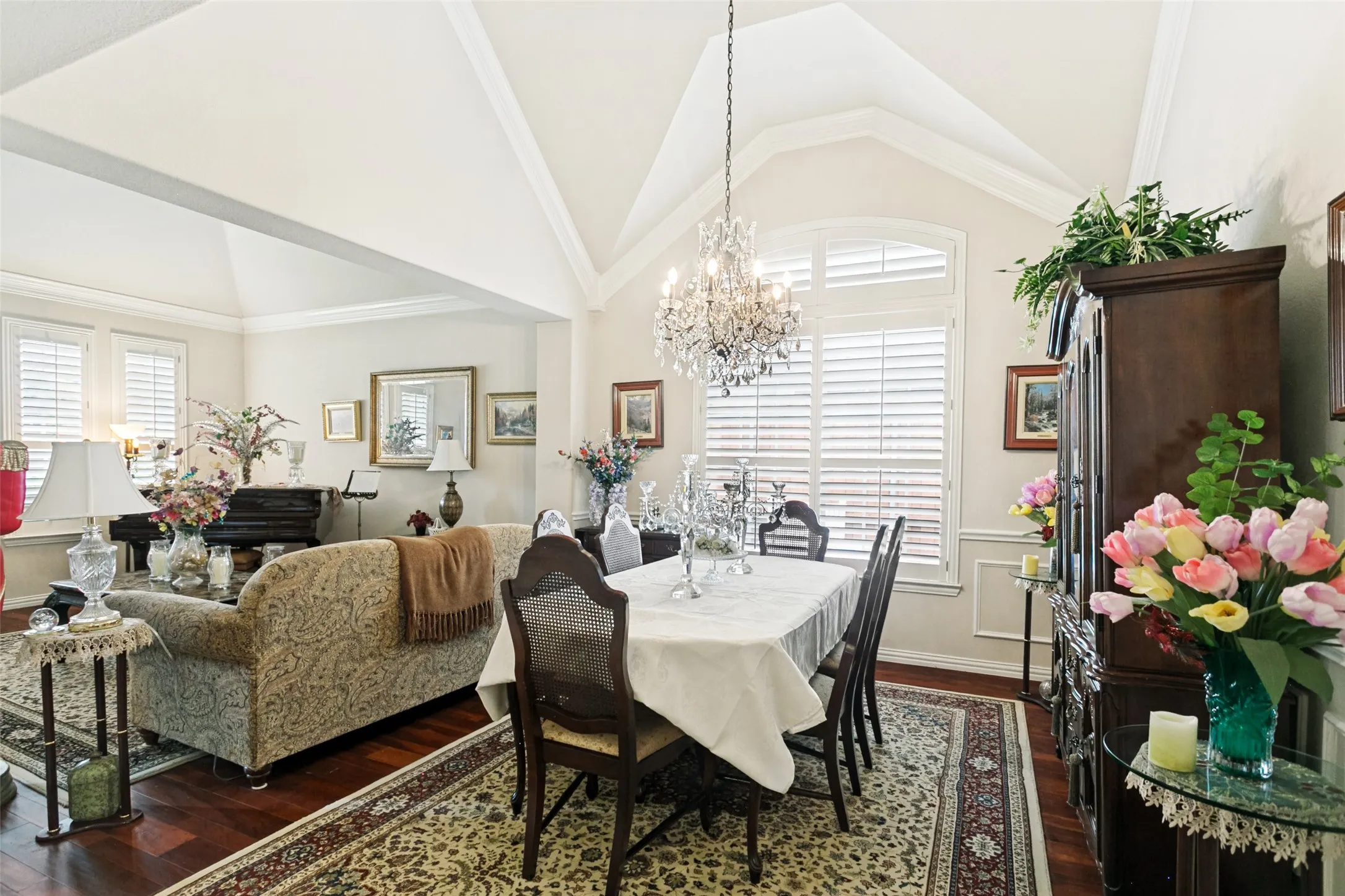 Single Family Residence For Sale in Collin County , 8708 Winter Wood Court, Plano, Texas 75024, 5 Bedroom, 4 Bathroom, 2 Garage spaces, 3,434 Sqft, built in 2000, mls#21341976, Real Estate Agent in Plano, Homes For Sale in Collin county, Homes For Sale in Plano, Realtor in Plano Texas, Real Estate Brokerage Independent Realty Texas, Luminita Cordes Realtor