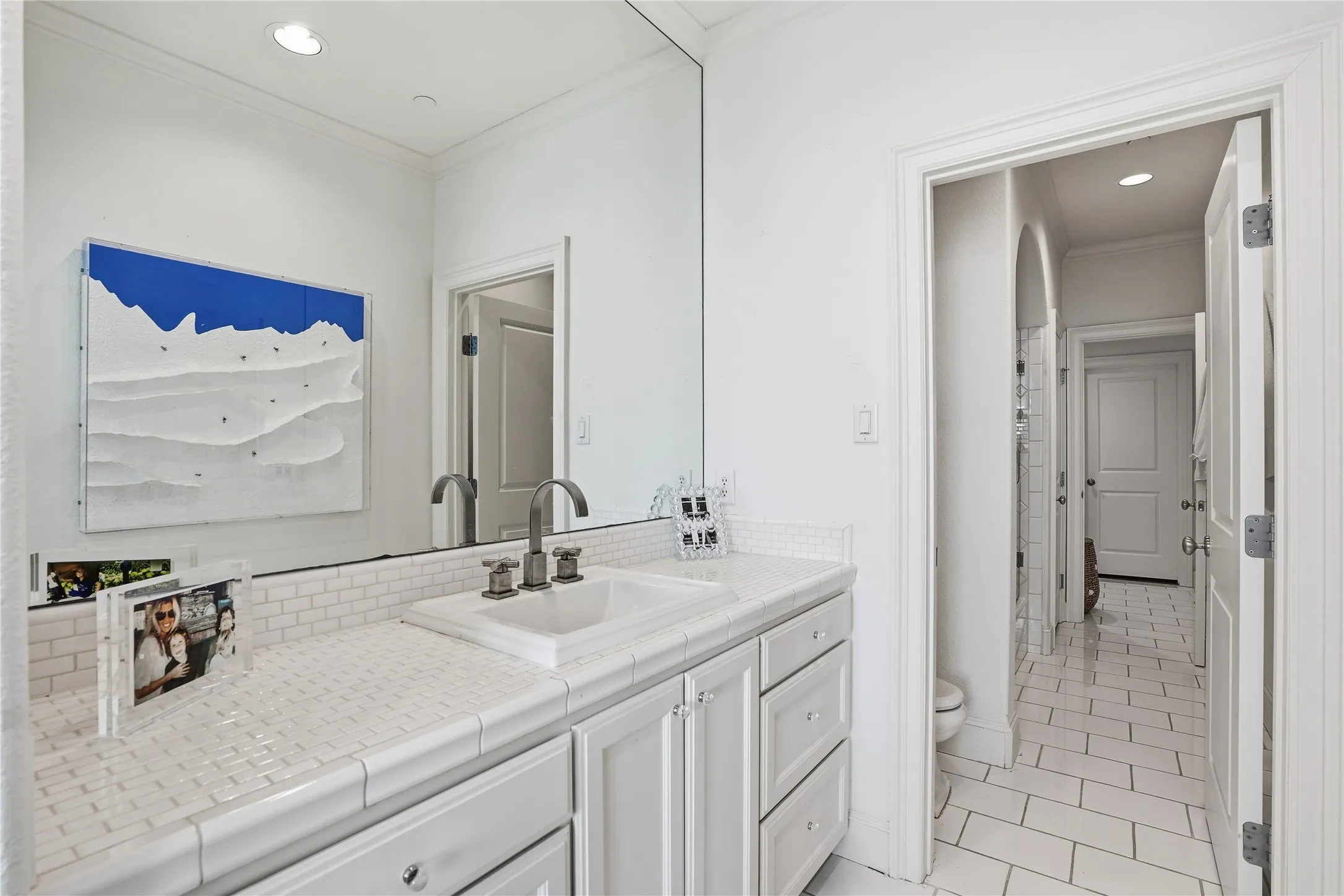 Single Family Residence For Sale in Tarrant County , 4714 Dexter Avenue, Fort Worth, Texas 76107, 3 Bedroom, 3 Bathroom, 2 Garage spaces, 2,980 Sqft, built in 2006, mls#21333587, Real Estate Agent in Fort Worth, Homes For Sale in Tarrant county, Homes For Sale in Fort Worth, Realtor in Fort Worth Texas, Real Estate Brokerage Independent Realty Texas, Luminita Cordes Realtor