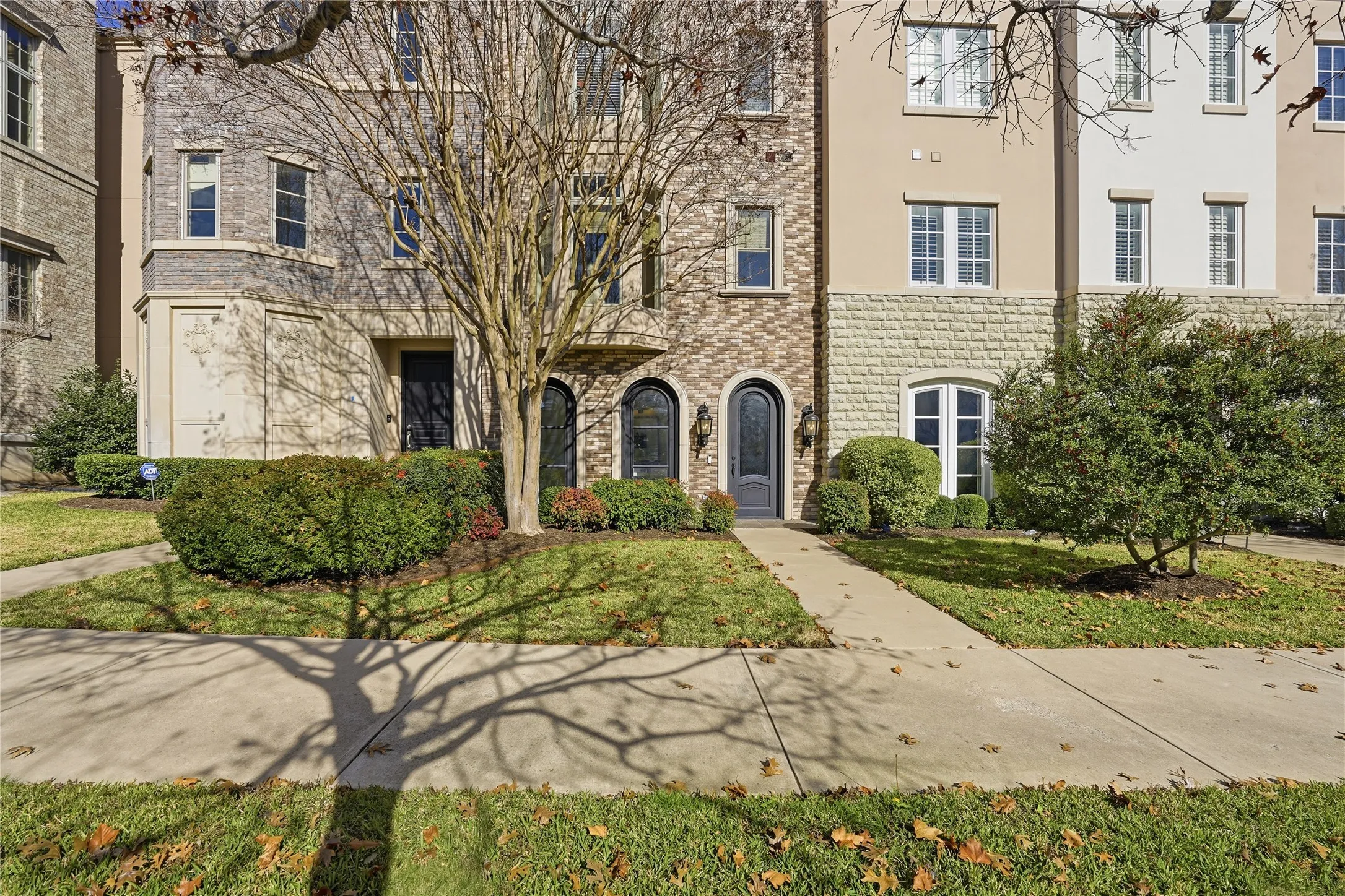 Single Family Residence For Sale in Tarrant County , 4714 Dexter Avenue, Fort Worth, Texas 76107, 3 Bedroom, 3 Bathroom, 2 Garage spaces, 2,980 Sqft, built in 2006, mls#21333587, Real Estate Agent in Fort Worth, Homes For Sale in Tarrant county, Homes For Sale in Fort Worth, Realtor in Fort Worth Texas, Real Estate Brokerage Independent Realty Texas, Luminita Cordes Realtor