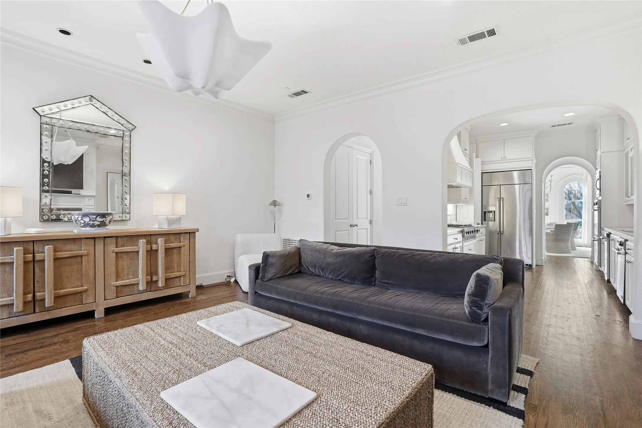 Single Family Residence For Sale in Tarrant County , 4714 Dexter Avenue, Fort Worth, Texas 76107, 3 Bedroom, 3 Bathroom, 2 Garage spaces, 2,980 Sqft, built in 2006, mls#21333587, Real Estate Agent in Fort Worth, Homes For Sale in Tarrant county, Homes For Sale in Fort Worth, Realtor in Fort Worth Texas, Real Estate Brokerage Independent Realty Texas, Luminita Cordes Realtor