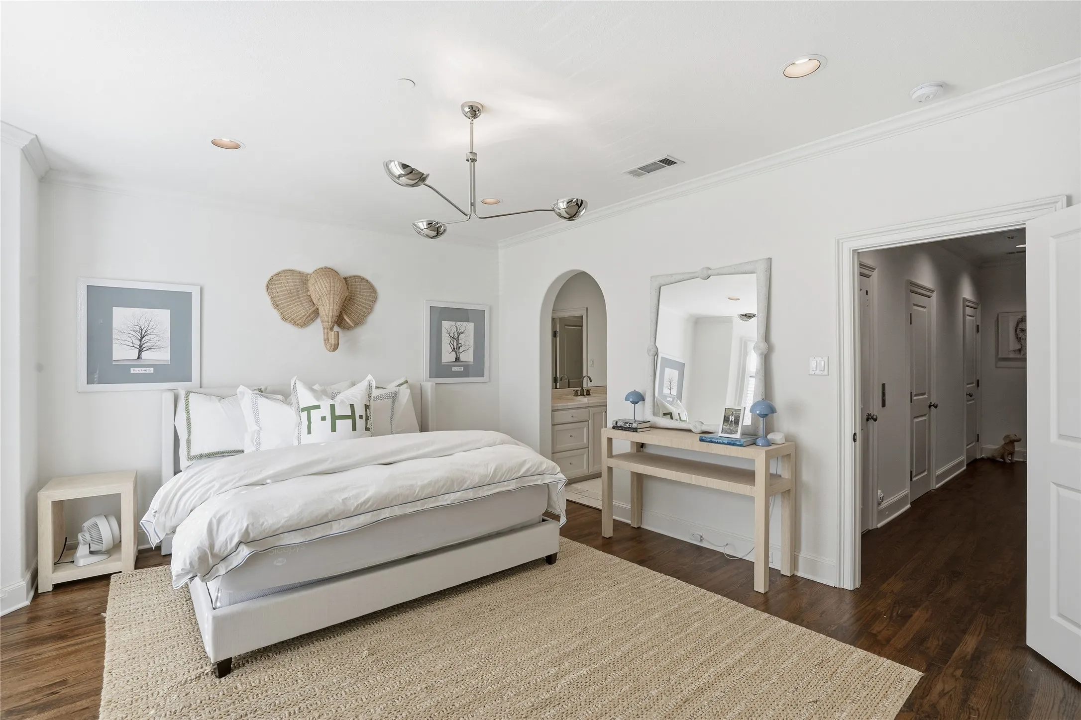 Single Family Residence For Sale in Tarrant County , 4714 Dexter Avenue, Fort Worth, Texas 76107, 3 Bedroom, 3 Bathroom, 2 Garage spaces, 2,980 Sqft, built in 2006, mls#21333587, Real Estate Agent in Fort Worth, Homes For Sale in Tarrant county, Homes For Sale in Fort Worth, Realtor in Fort Worth Texas, Real Estate Brokerage Independent Realty Texas, Luminita Cordes Realtor