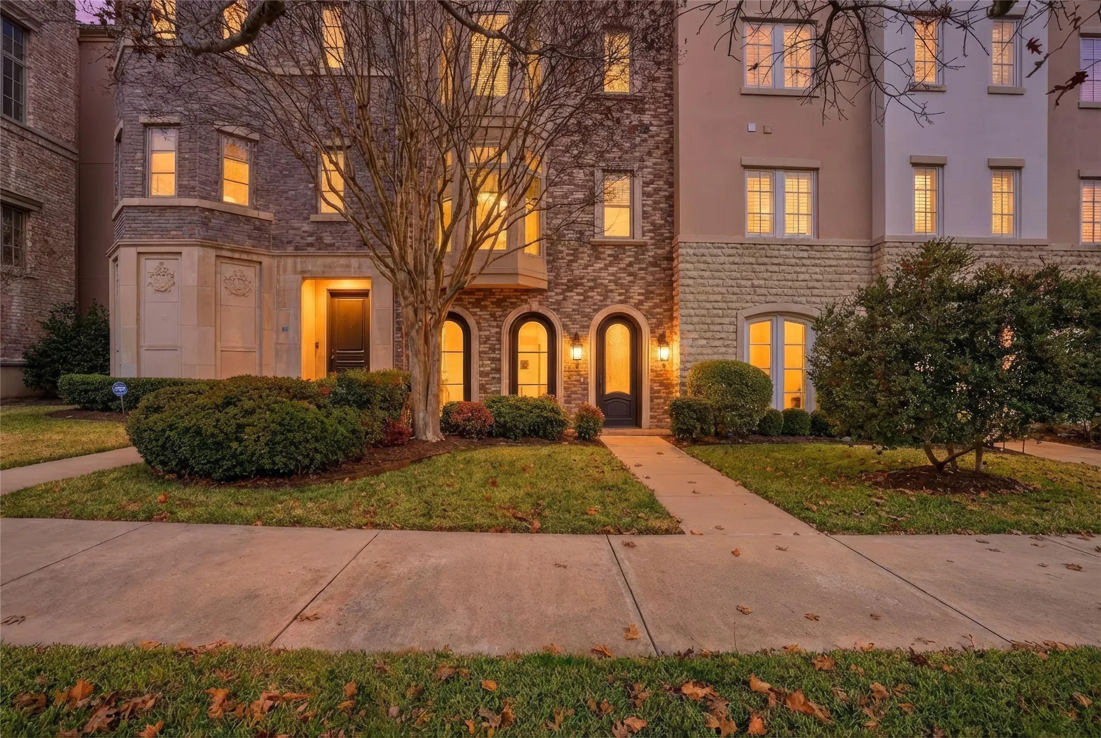 Single Family Residence For Sale in Tarrant County , 4714 Dexter Avenue, Fort Worth, Texas 76107, 3 Bedroom, 3 Bathroom, 2 Garage spaces, 2,980 Sqft, built in 2006, mls#21333587, Real Estate Agent in Fort Worth, Homes For Sale in Tarrant county, Homes For Sale in Fort Worth, Realtor in Fort Worth Texas, Real Estate Brokerage Independent Realty Texas, Luminita Cordes Realtor