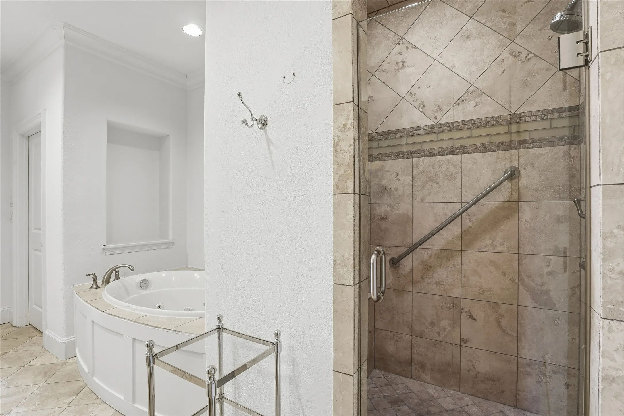Single Family Residence For Sale in Tarrant County , 4714 Dexter Avenue, Fort Worth, Texas 76107, 3 Bedroom, 3 Bathroom, 2 Garage spaces, 2,980 Sqft, built in 2006, mls#21333587, Real Estate Agent in Fort Worth, Homes For Sale in Tarrant county, Homes For Sale in Fort Worth, Realtor in Fort Worth Texas, Real Estate Brokerage Independent Realty Texas, Luminita Cordes Realtor