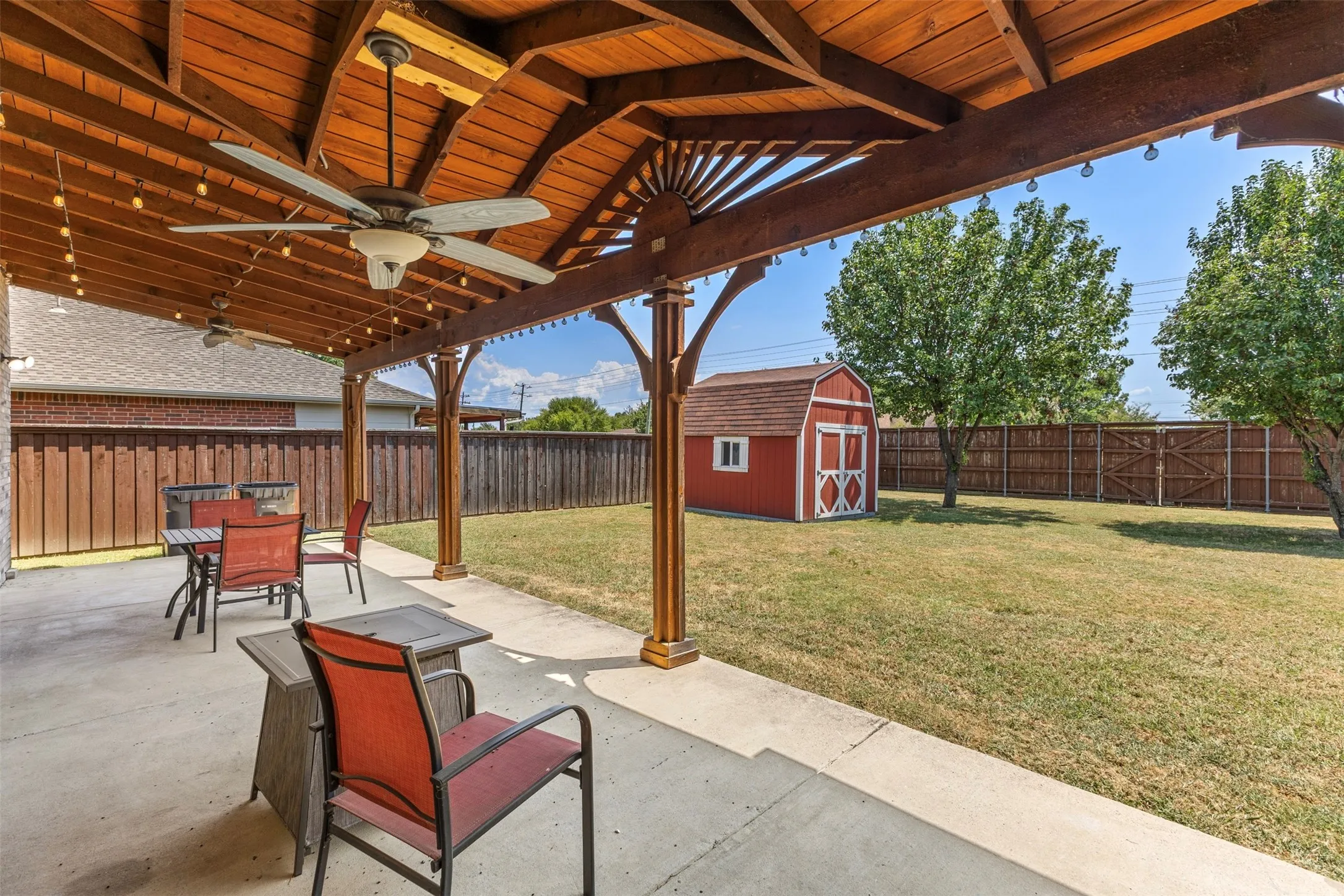 Single Family Residence For Sale in Collin County , 2924 Jamestown Drive, Wylie, Texas 75098, 4 Bedroom, 3 Bathroom, 2 Garage spaces, 2,785 Sqft, built in 2003, mls#21340858, Real Estate Agent in Wylie, Homes For Sale in Collin county, Homes For Sale in Wylie, Realtor in Wylie Texas, Real Estate Brokerage Independent Realty Texas, Luminita Cordes Realtor